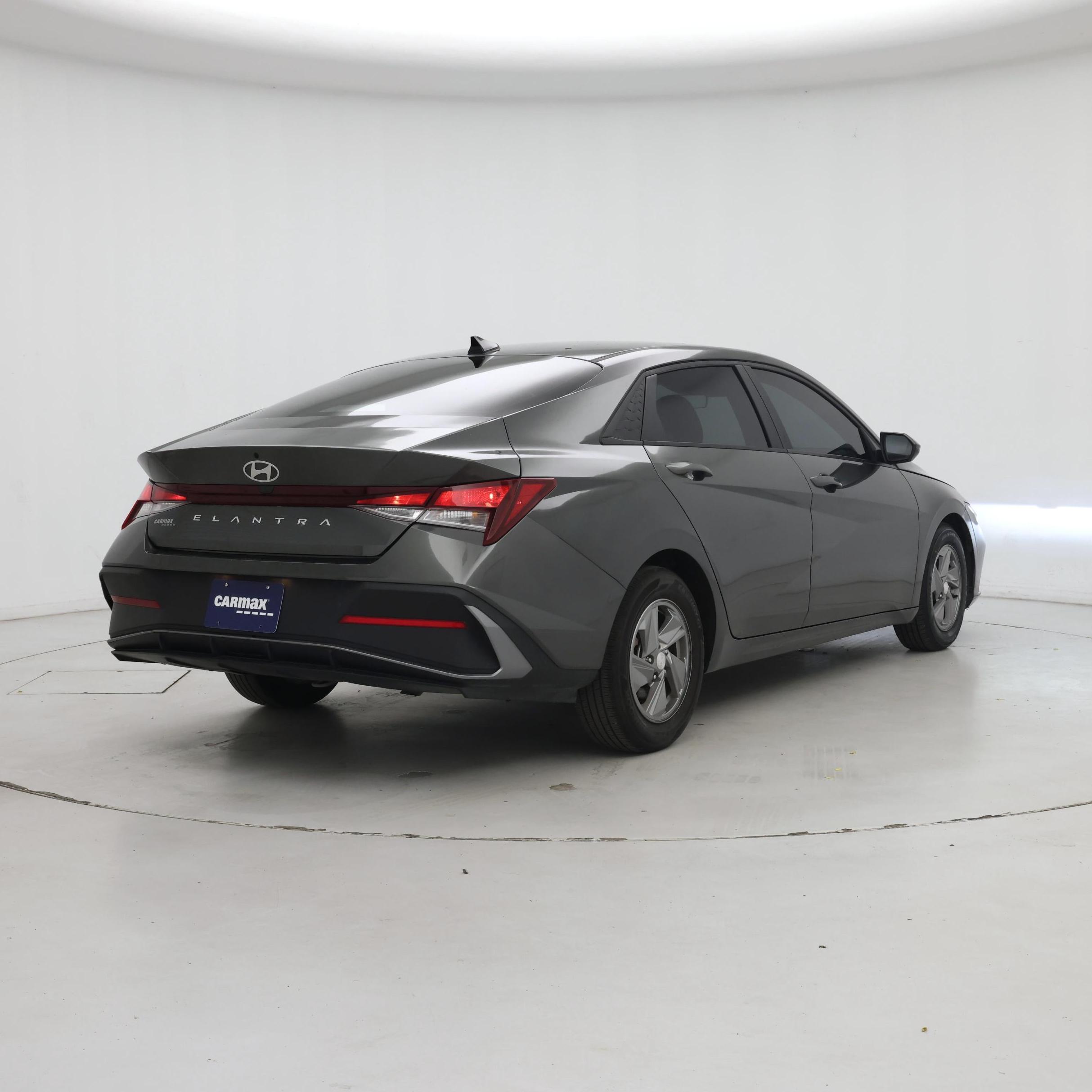 Thumbnail: 2024 Hyundai Elantra - 8