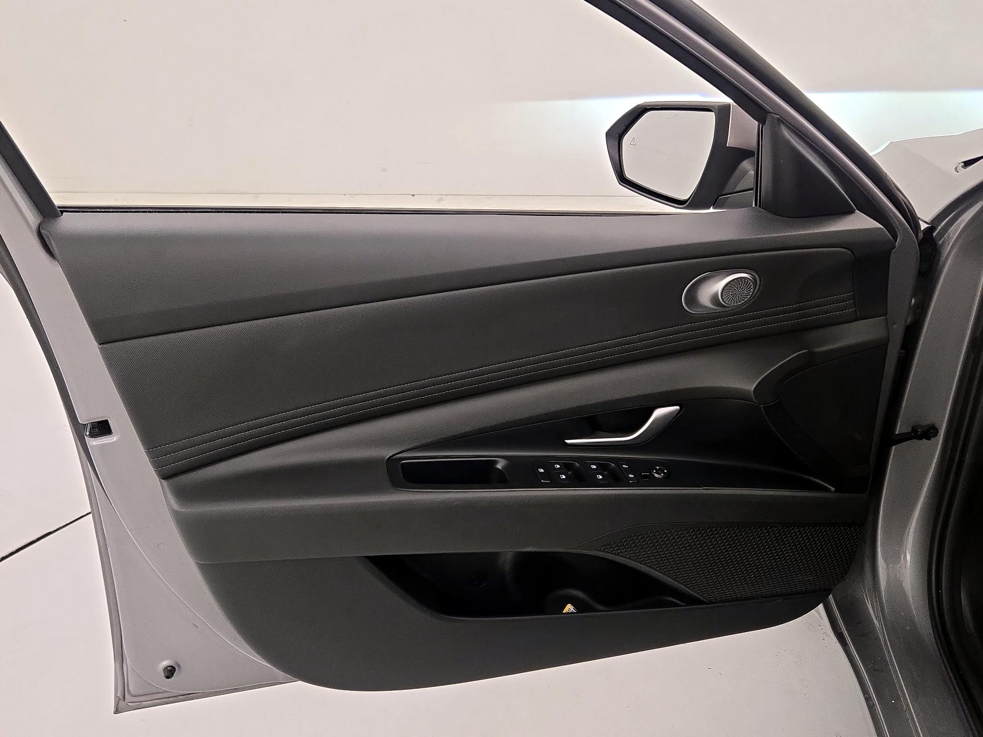 Thumbnail: 2025 Hyundai Elantra - 12