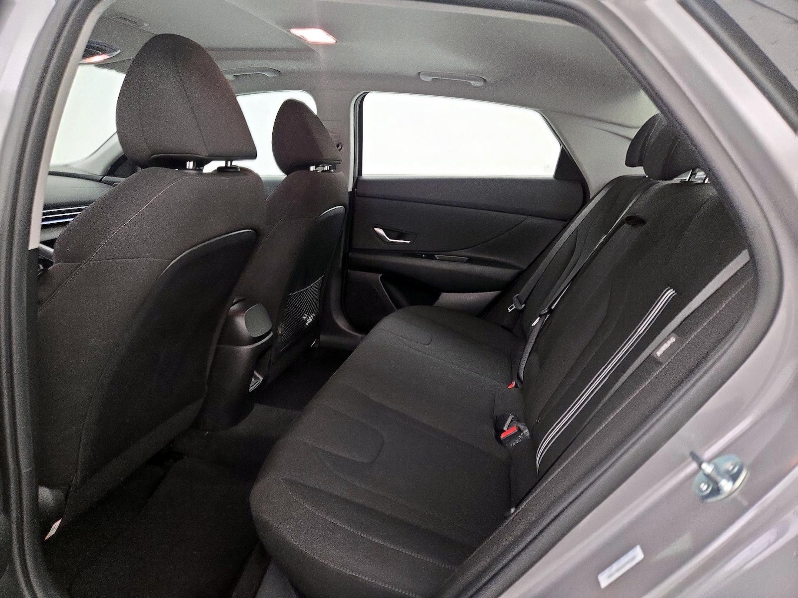 2025 Hyundai Elantra SEL - Photo 13