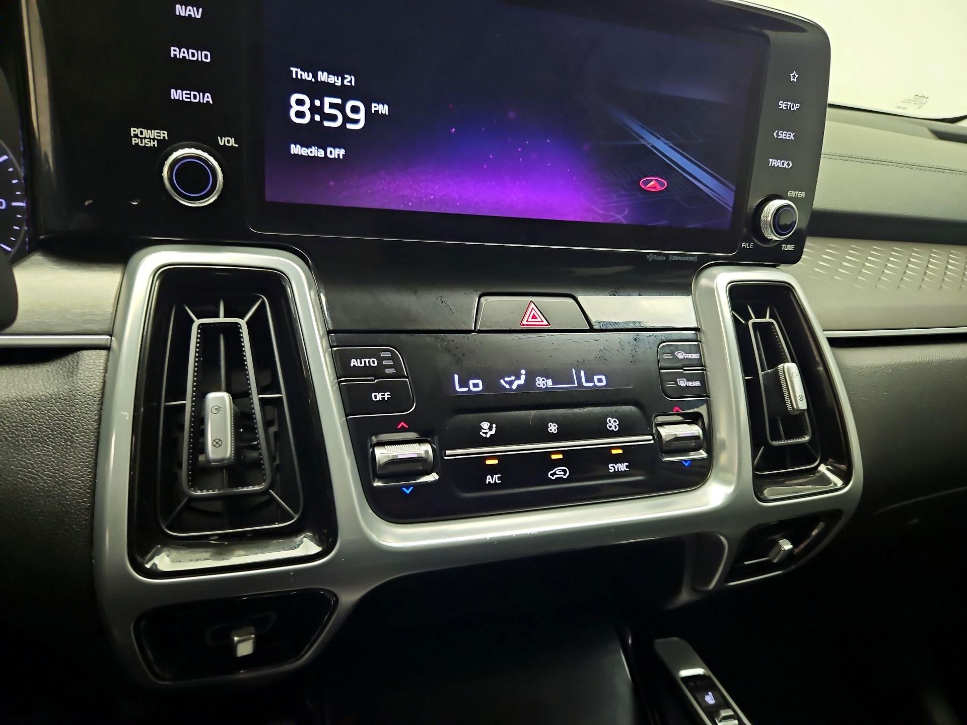 Thumbnail: 2022 Kia Sorento - 16