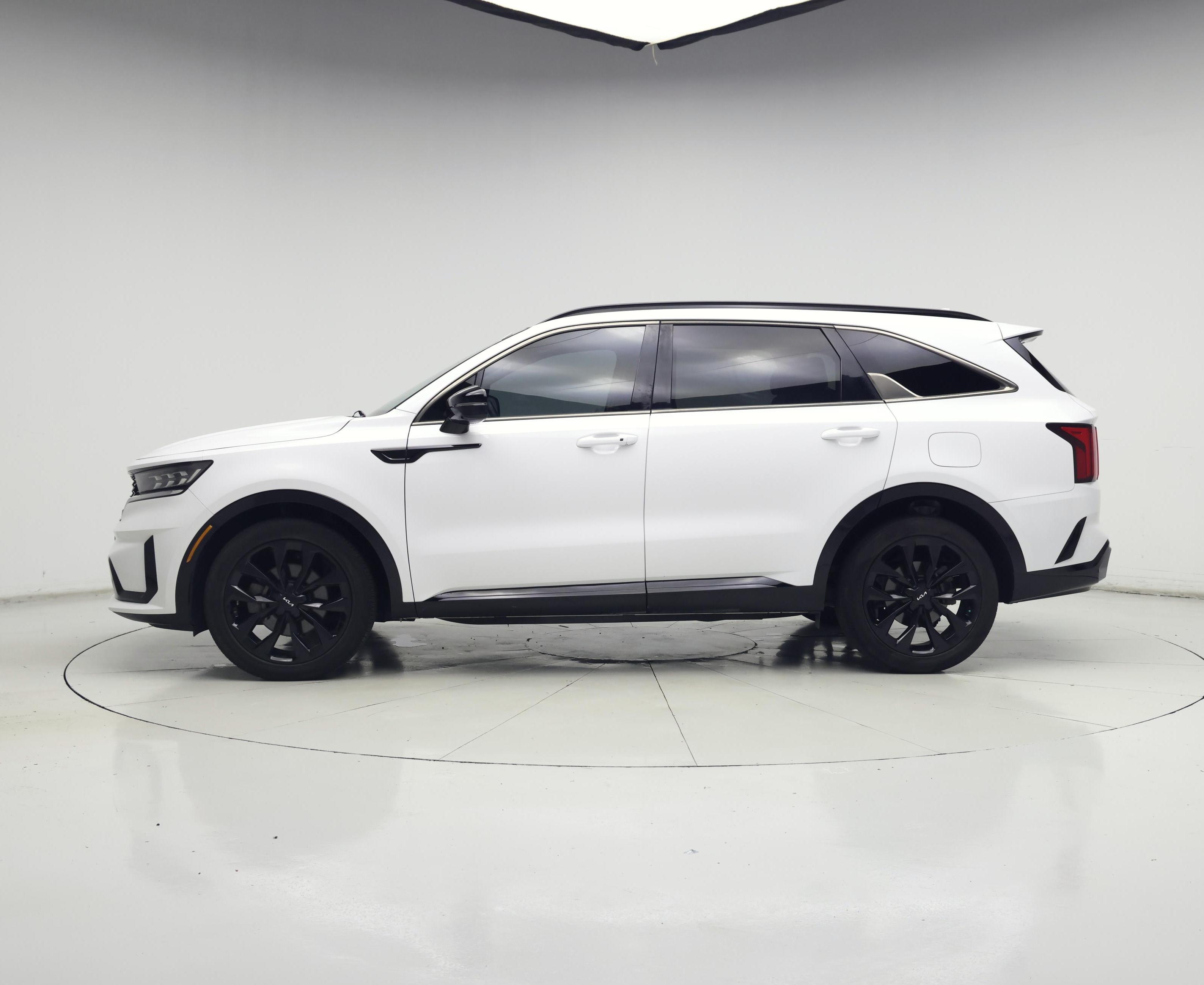 Thumbnail: 2022 Kia Sorento - 3