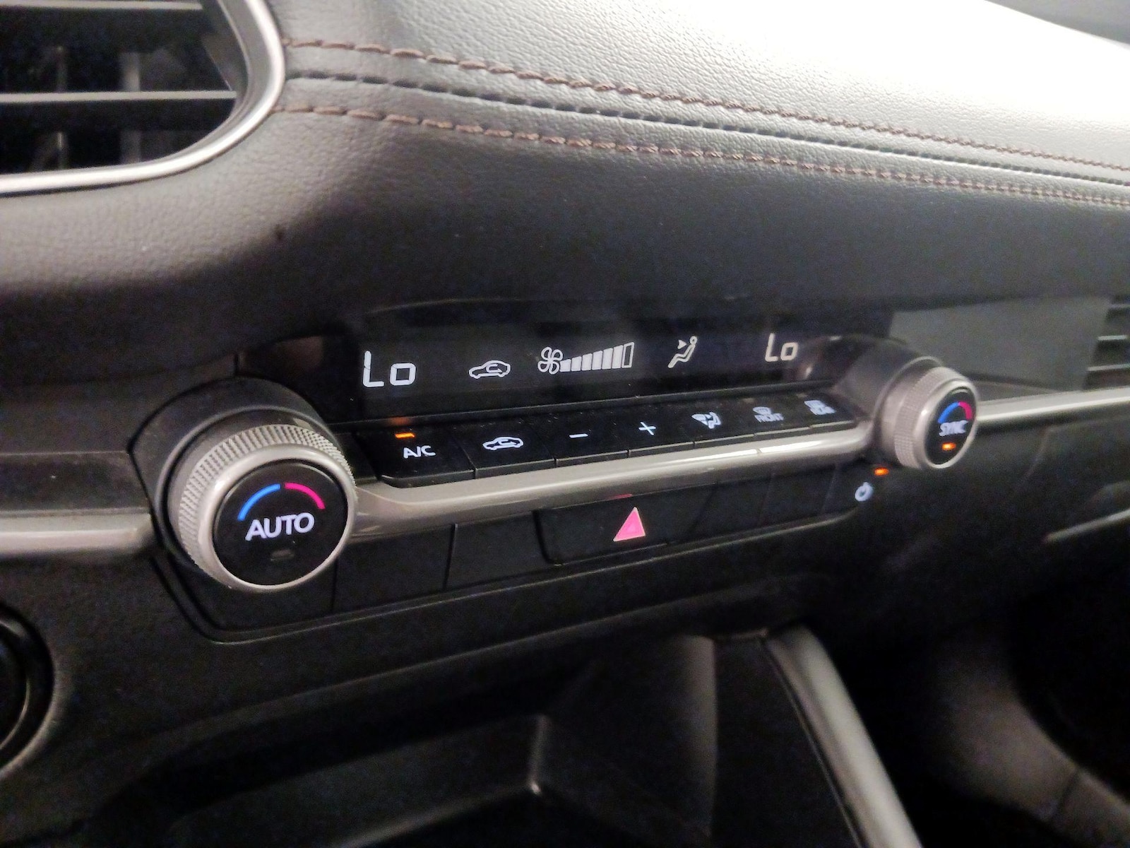 2024 Mazda Mazda3 Select Sport - Photo 18
