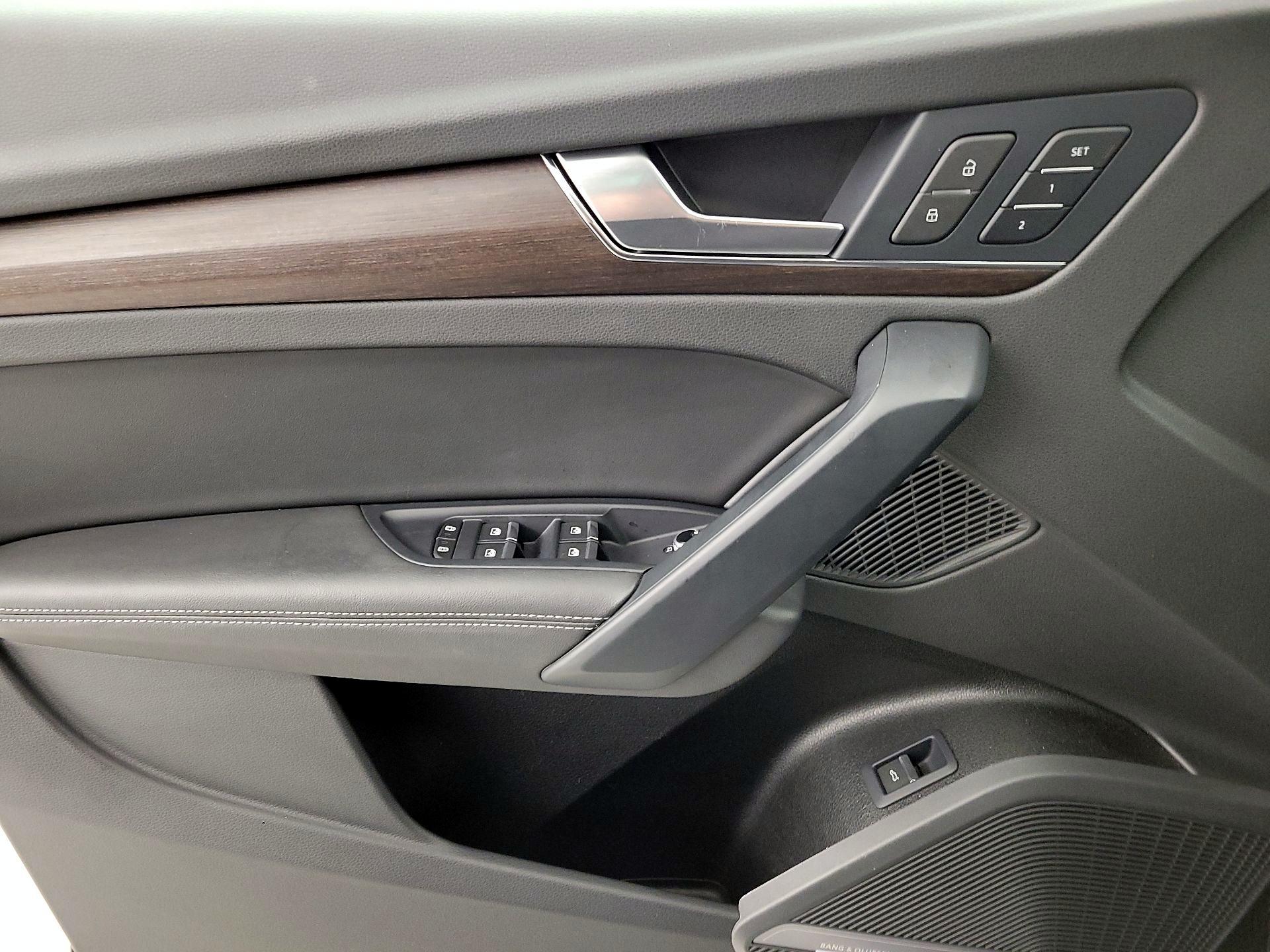 Thumbnail: 2023 Audi Q5 - 12