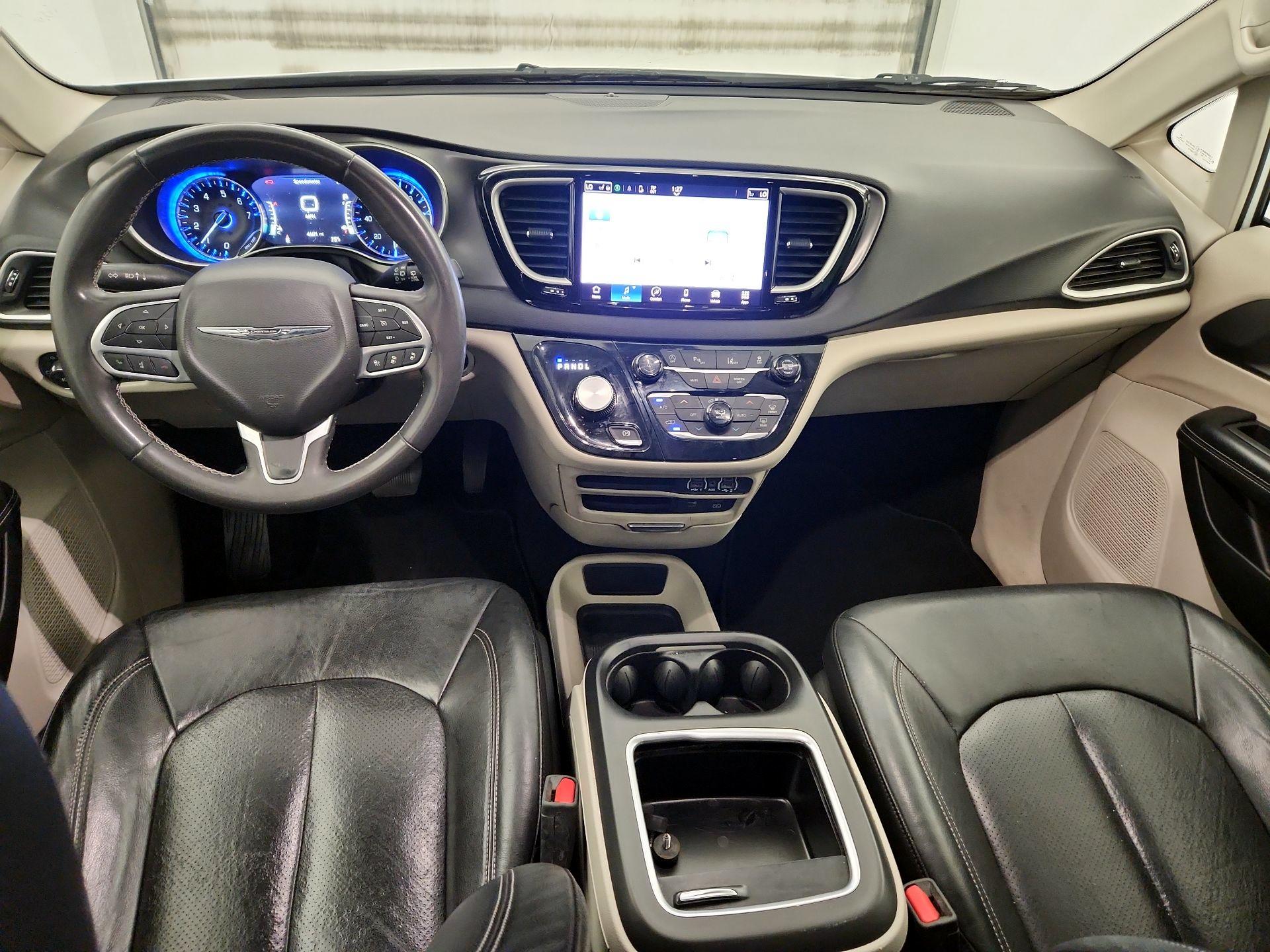 Thumbnail: 2022 Chrysler Pacifica - 9