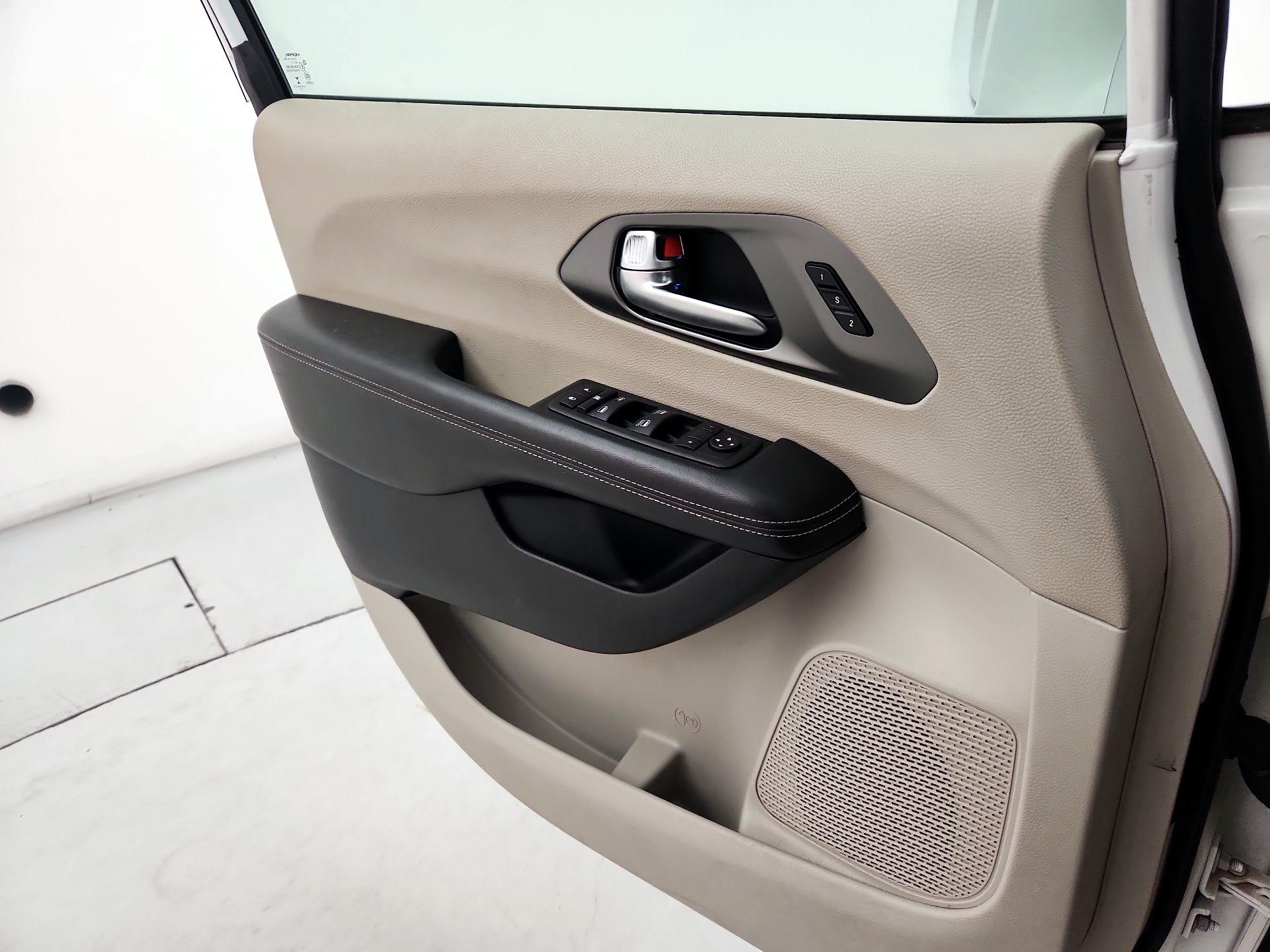 Thumbnail: 2022 Chrysler Pacifica - 12