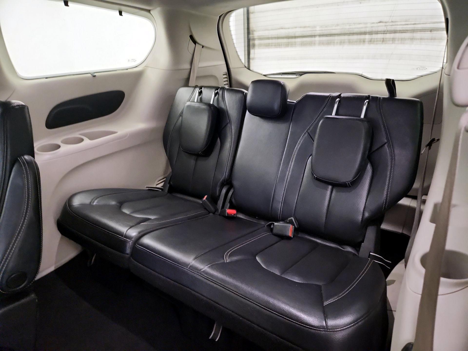 Thumbnail: 2022 Chrysler Pacifica - 20