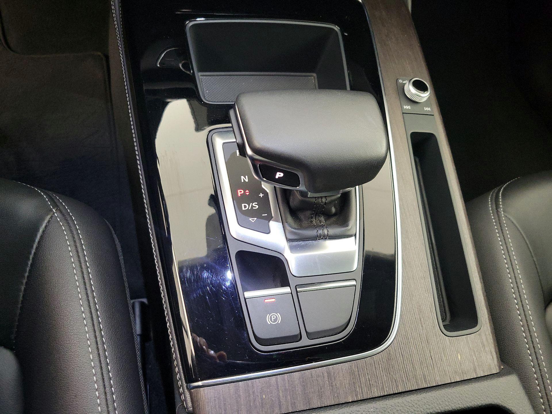 Thumbnail: 2023 Audi Q5 - 17