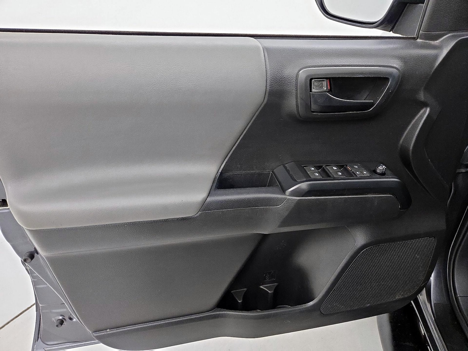 2023 Toyota Tacoma SR - Photo 13