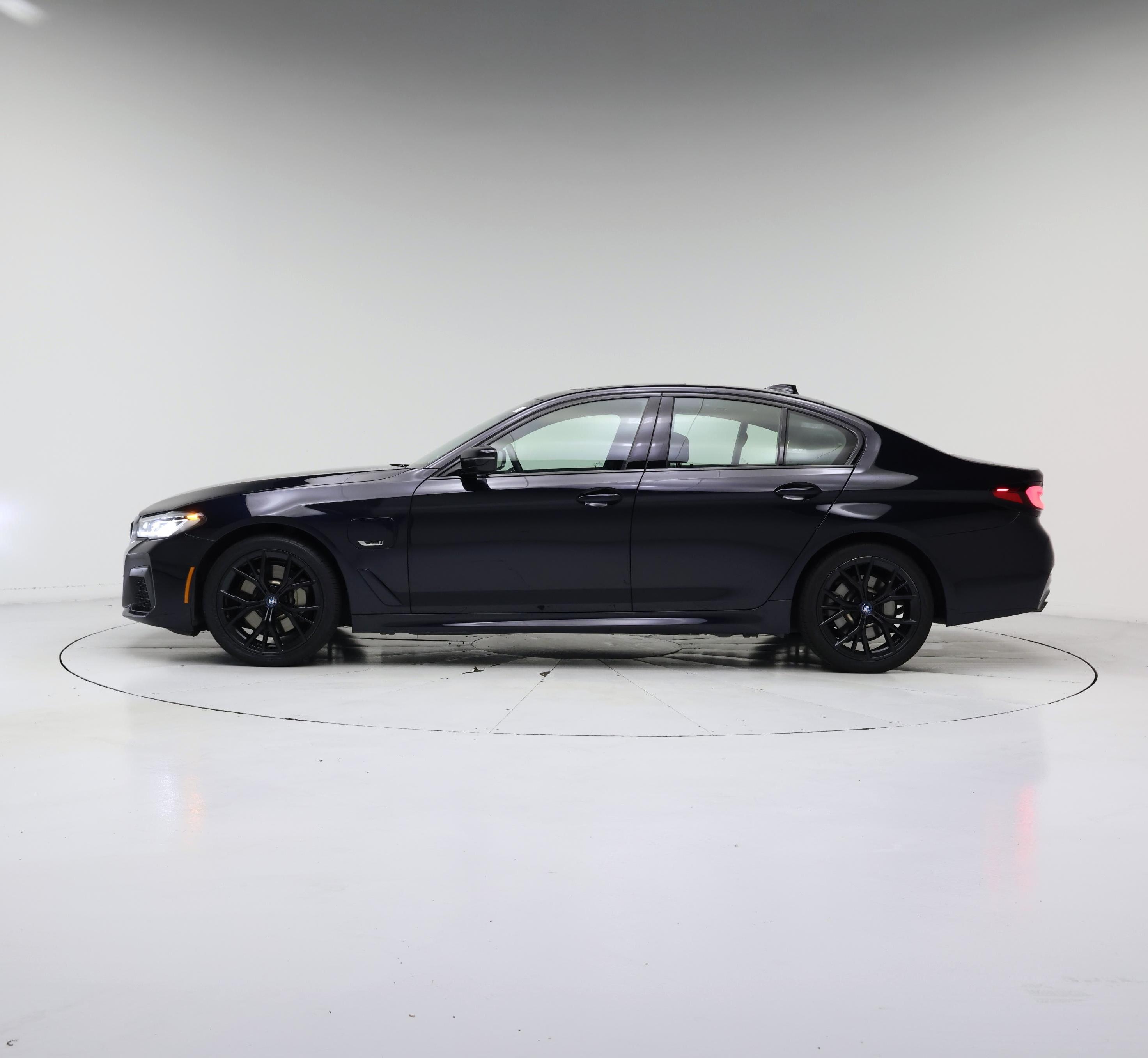 Thumbnail: 2023 BMW 5 Series - 3