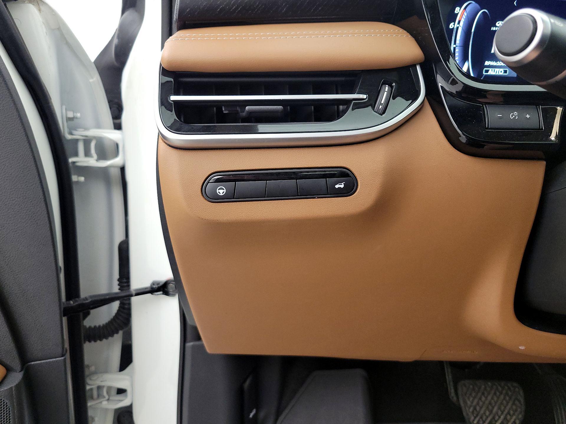 Thumbnail: 2023 INFINITI QX60 - 13