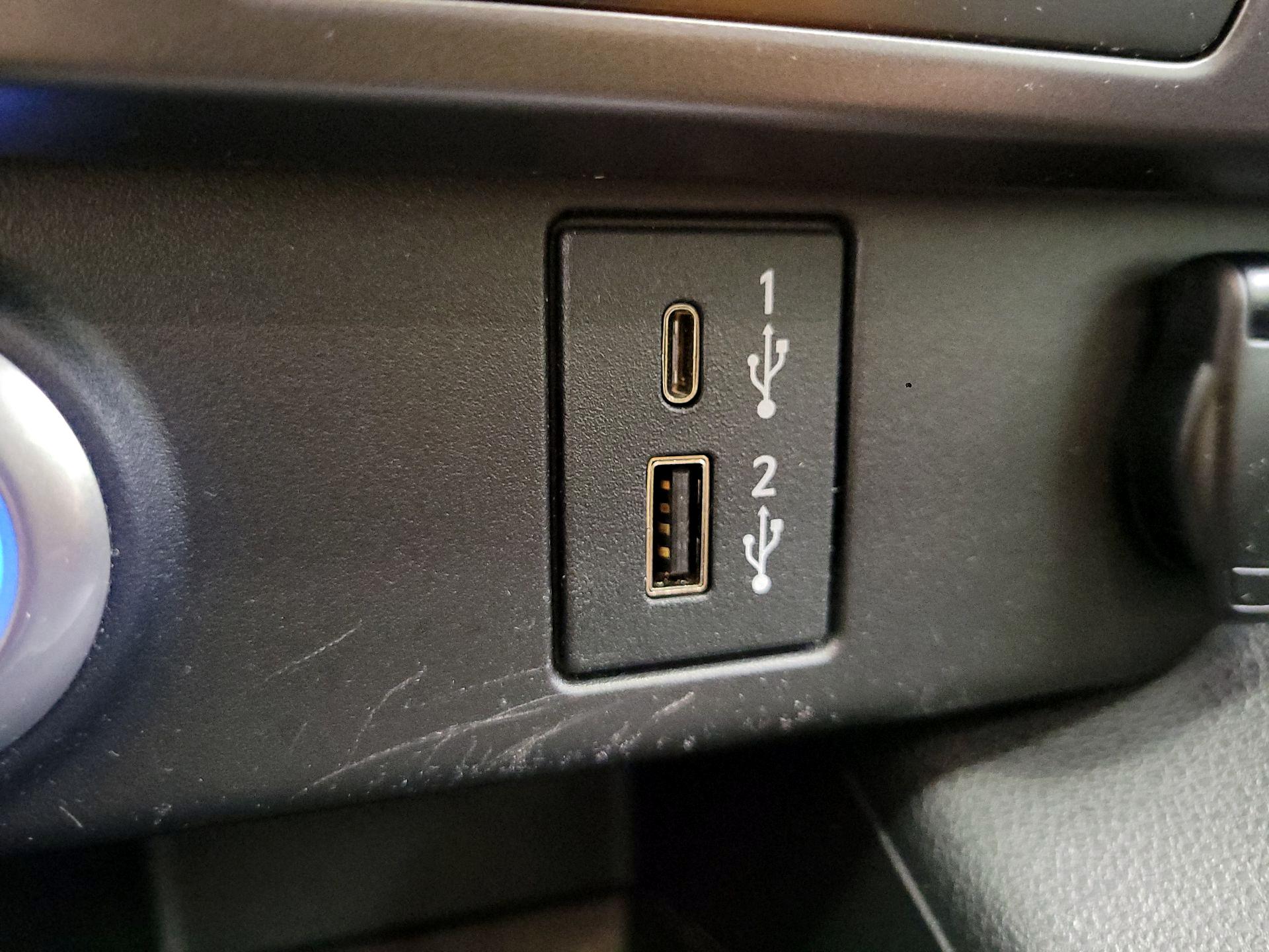 Thumbnail: 2020 Nissan Leaf - 16