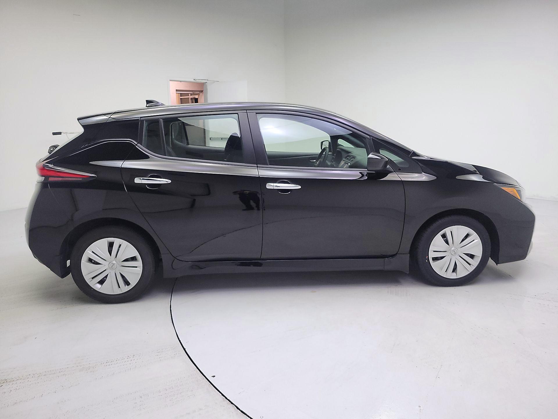 Thumbnail: 2020 Nissan Leaf - 4