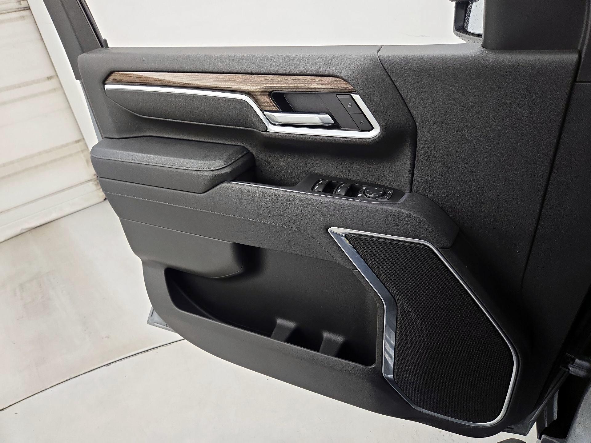 Thumbnail: 2025 Chevrolet Silverado 2500 - 12