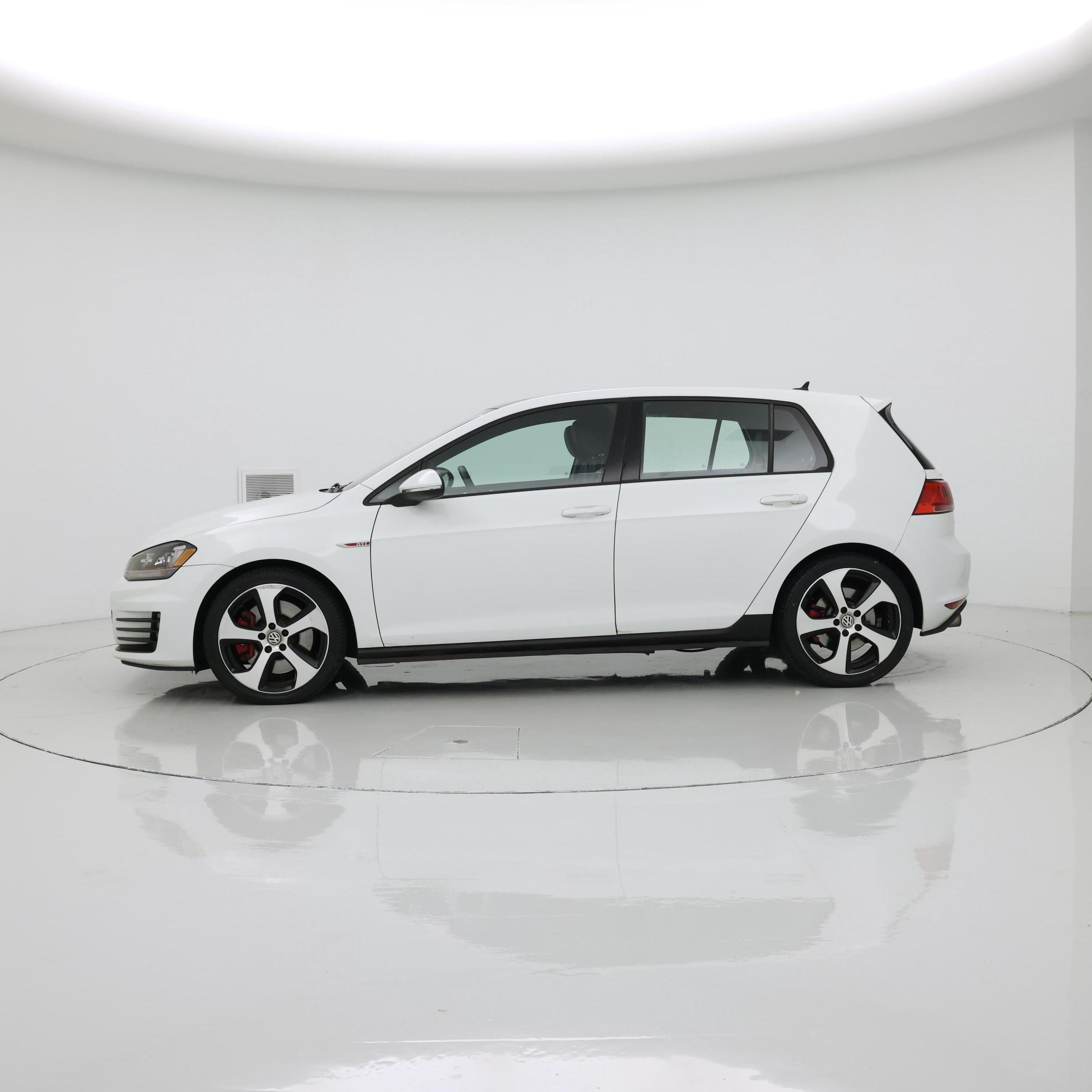 Thumbnail: 2017 Volkswagen Golf - 3