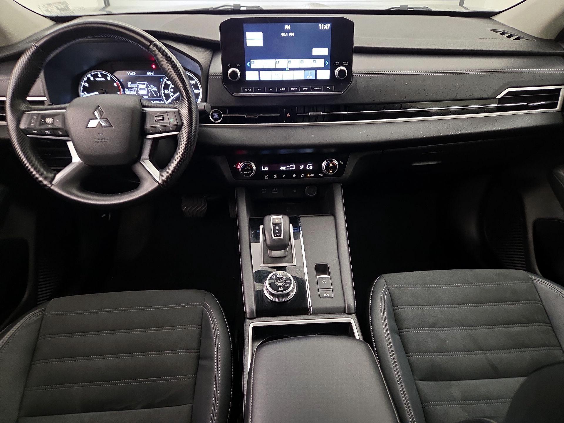 Thumbnail: 2022 Mitsubishi Outlander - 9