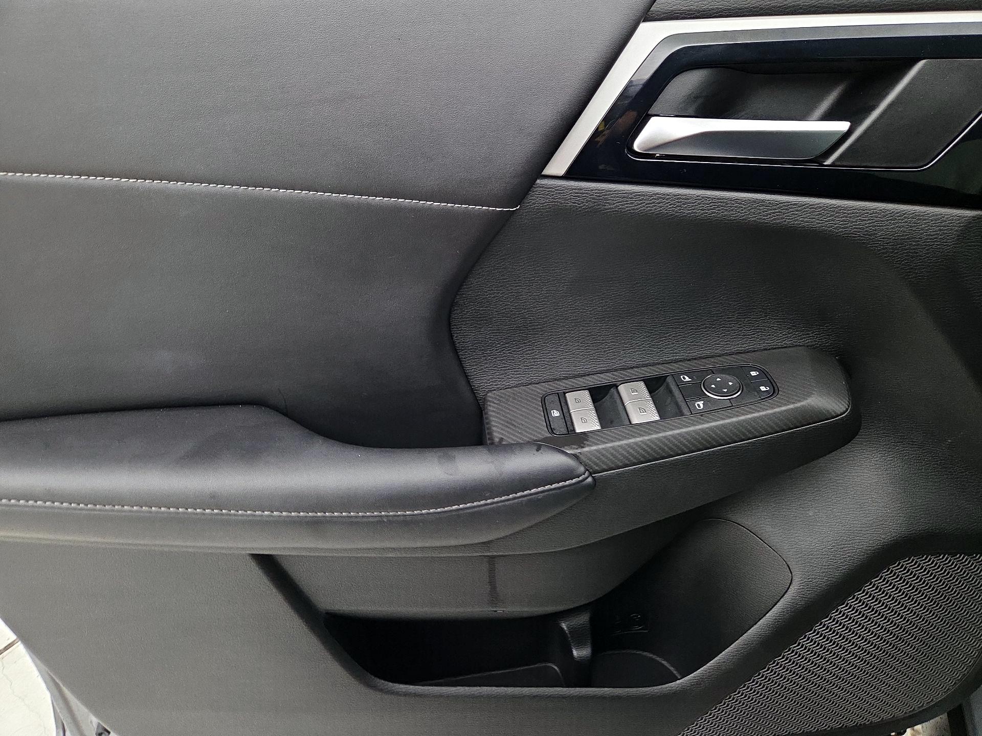 Thumbnail: 2022 Mitsubishi Outlander - 12