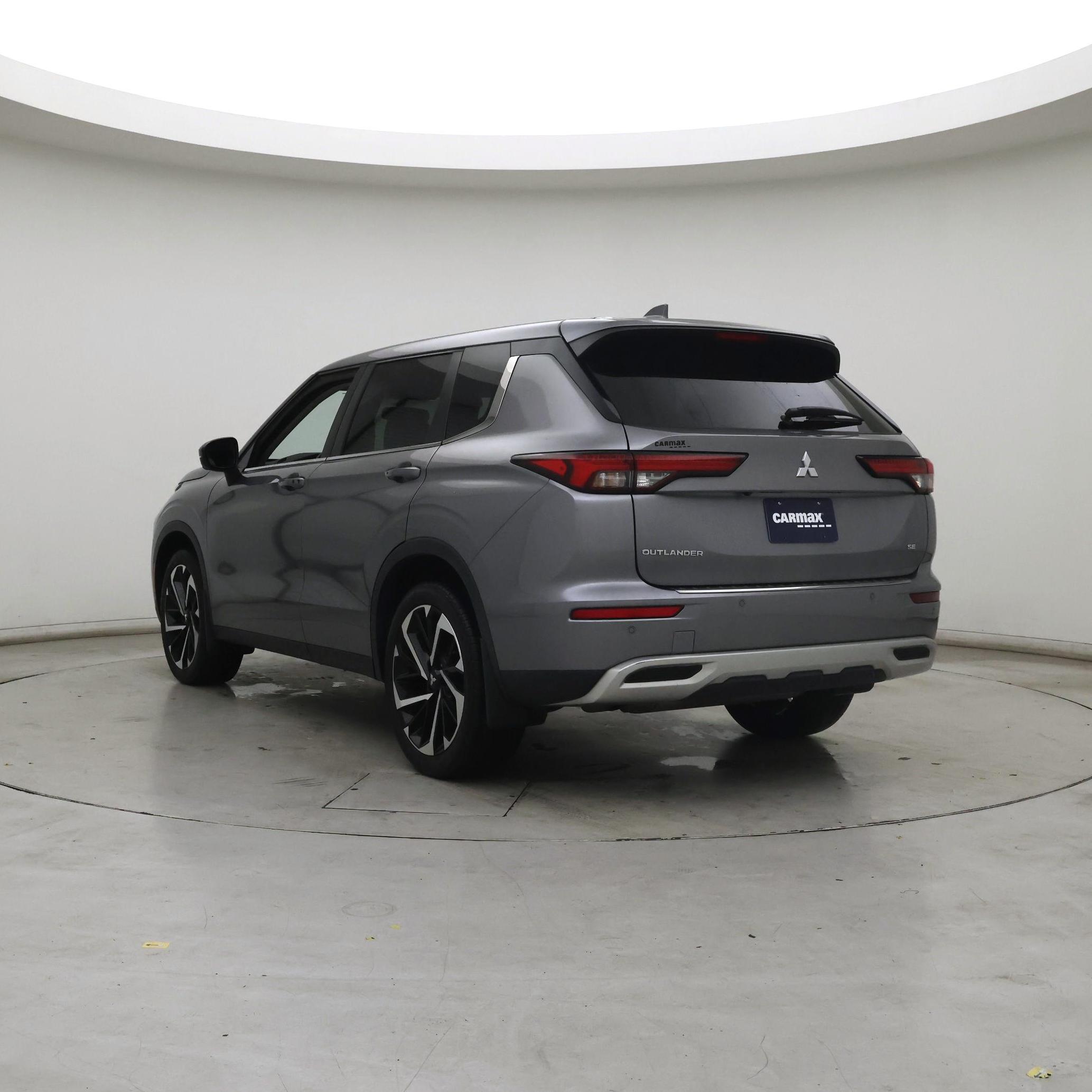 Thumbnail: 2022 Mitsubishi Outlander - 2