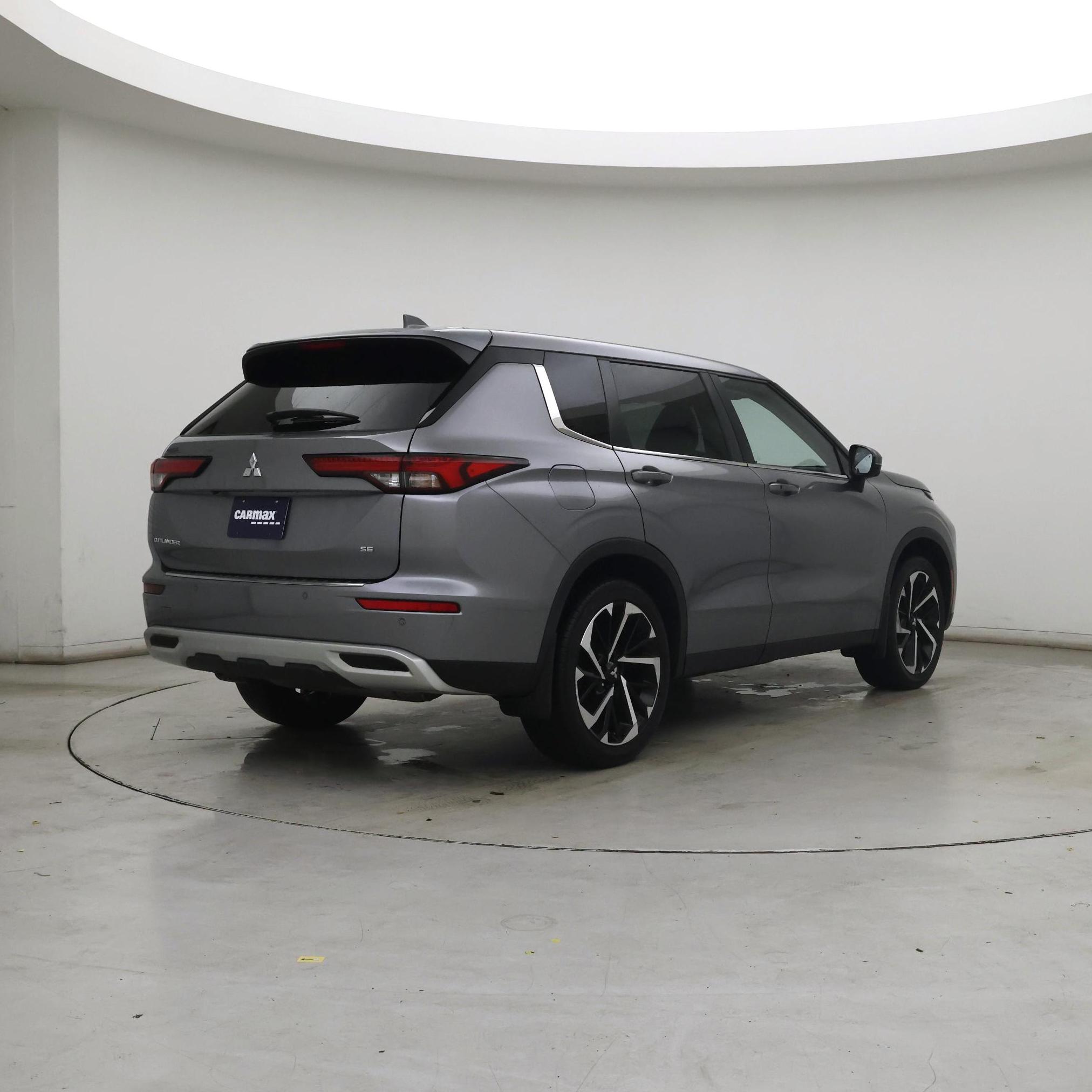 Thumbnail: 2022 Mitsubishi Outlander - 8