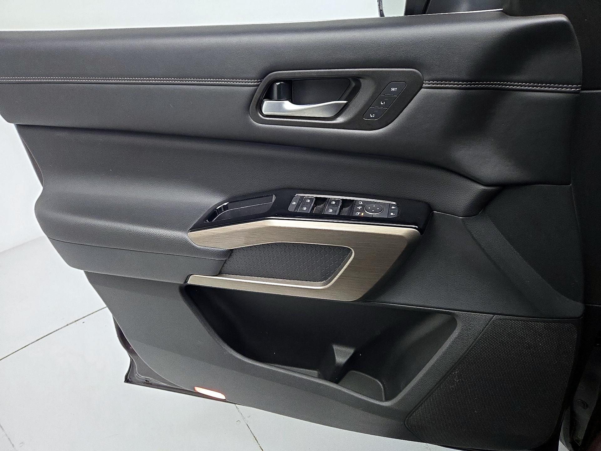 Thumbnail: 2022 Nissan Pathfinder - 12