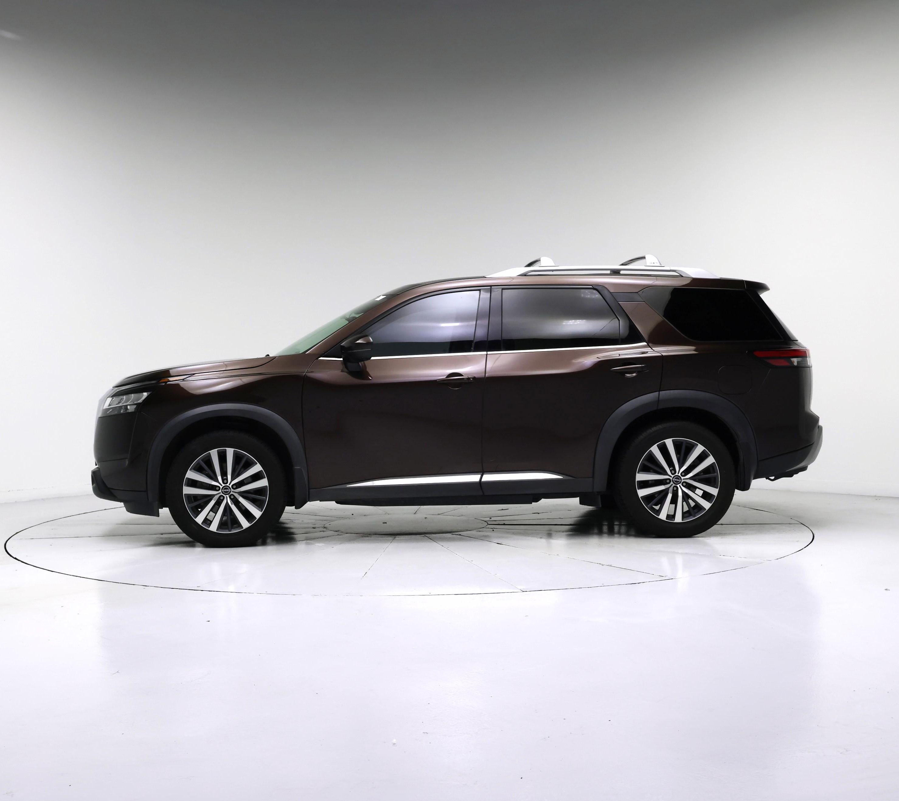 Thumbnail: 2022 Nissan Pathfinder - 3