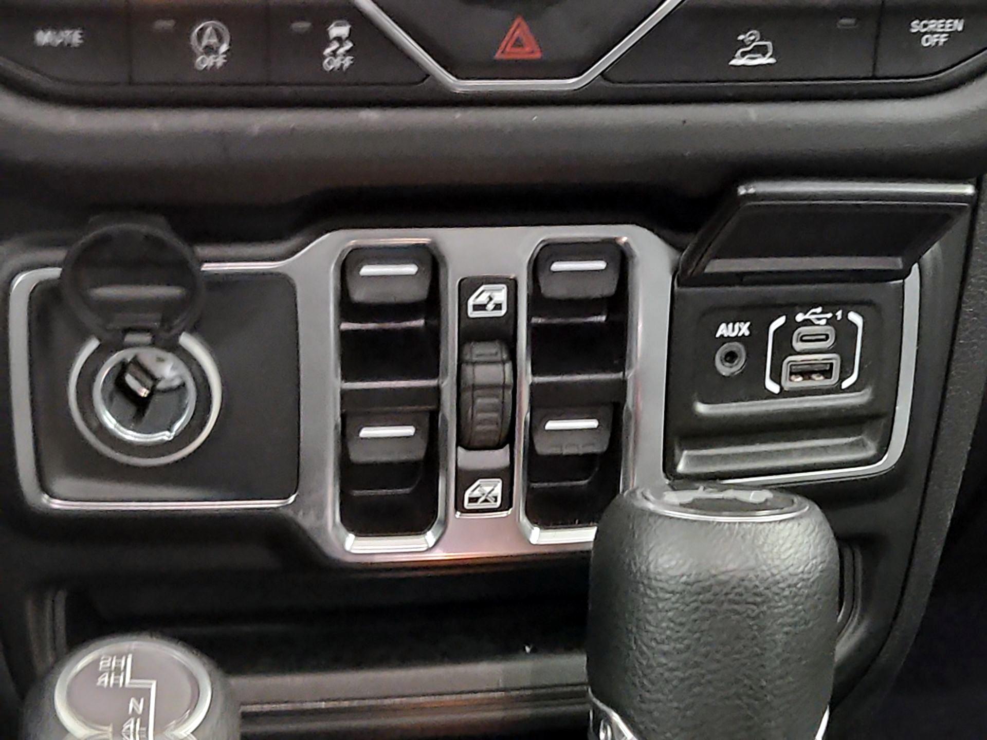 Thumbnail: 2025 Jeep Wrangler - 16