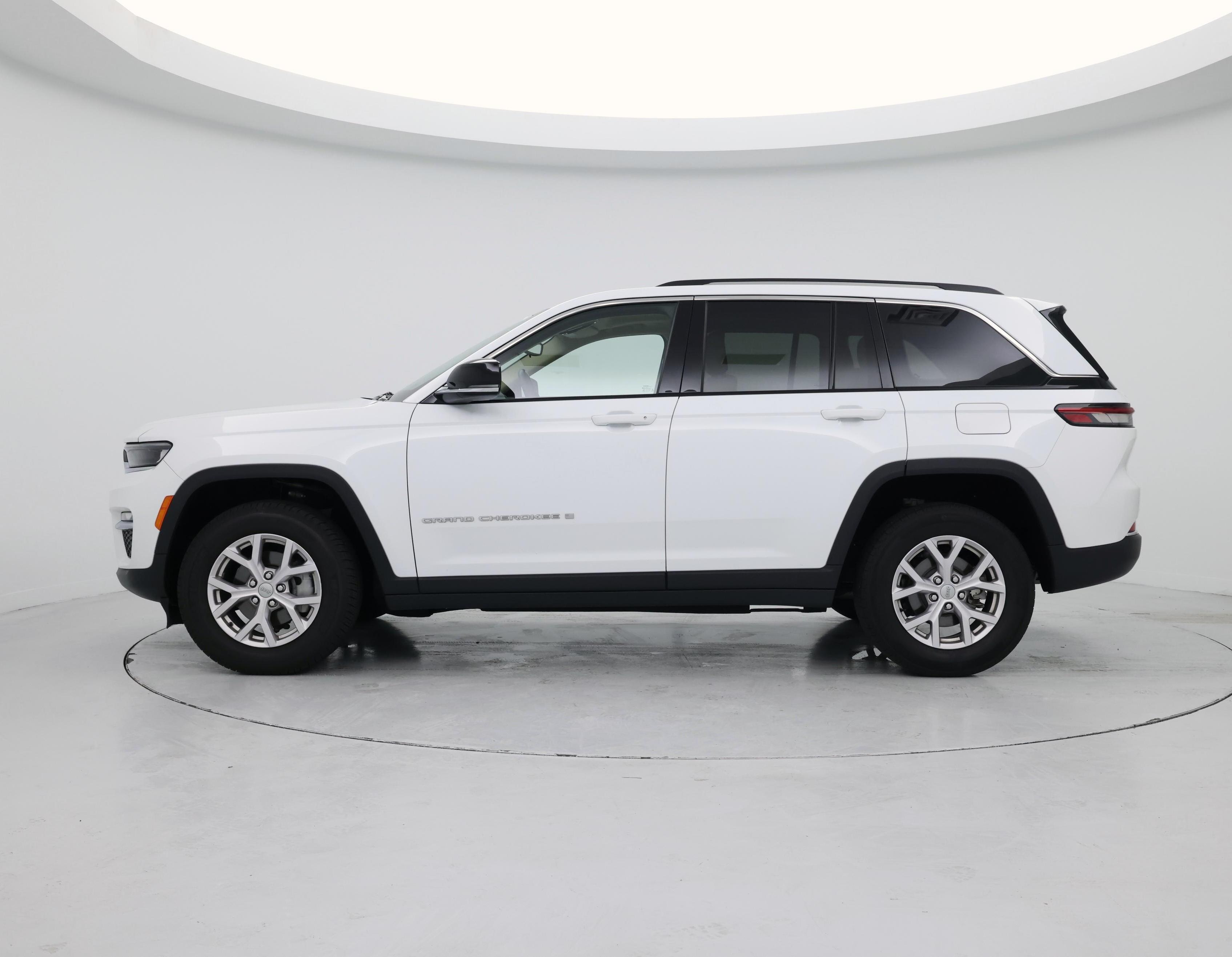 Thumbnail: 2022 Jeep Grand Cherokee - 3