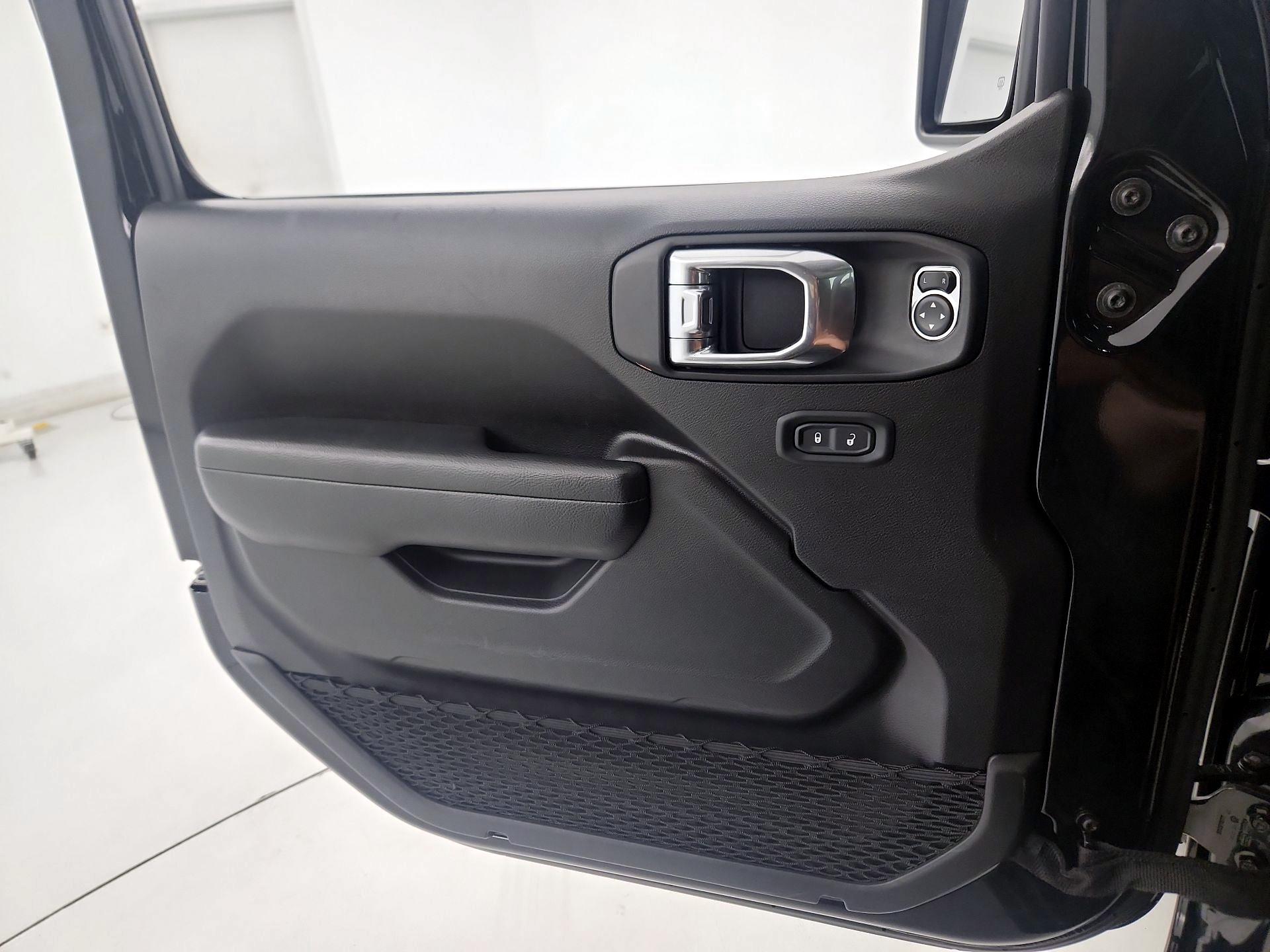 Thumbnail: 2025 Jeep Wrangler - 12