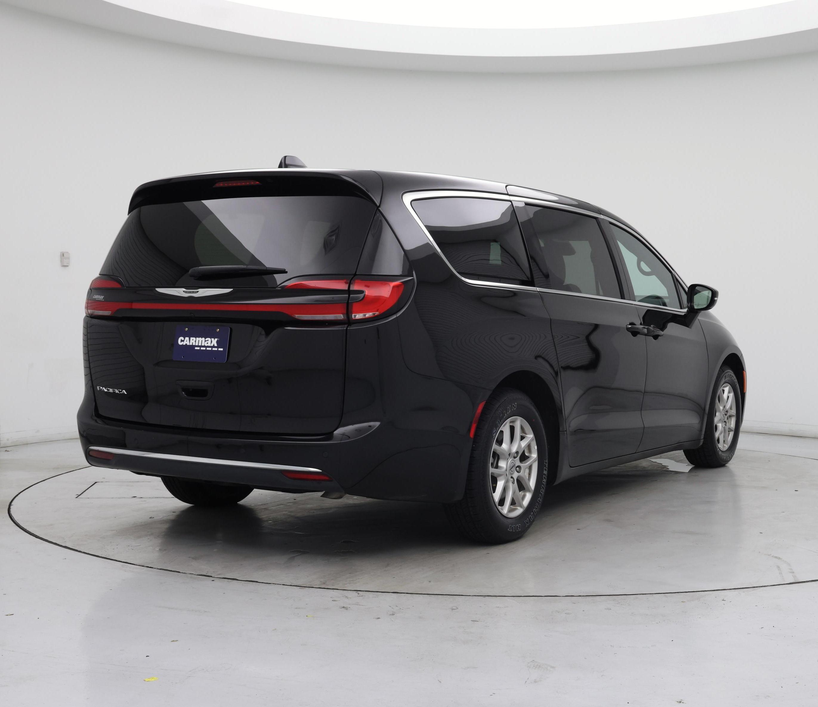 Thumbnail: 2025 Chrysler Pacifica - 8