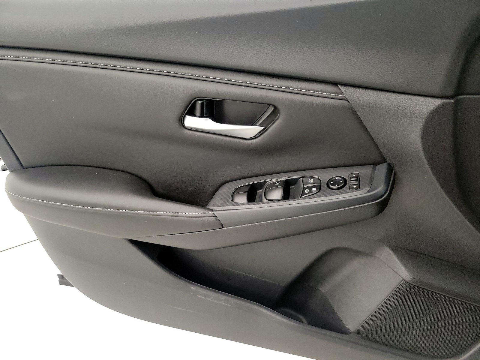 2025 Nissan Sentra SV - Photo 13
