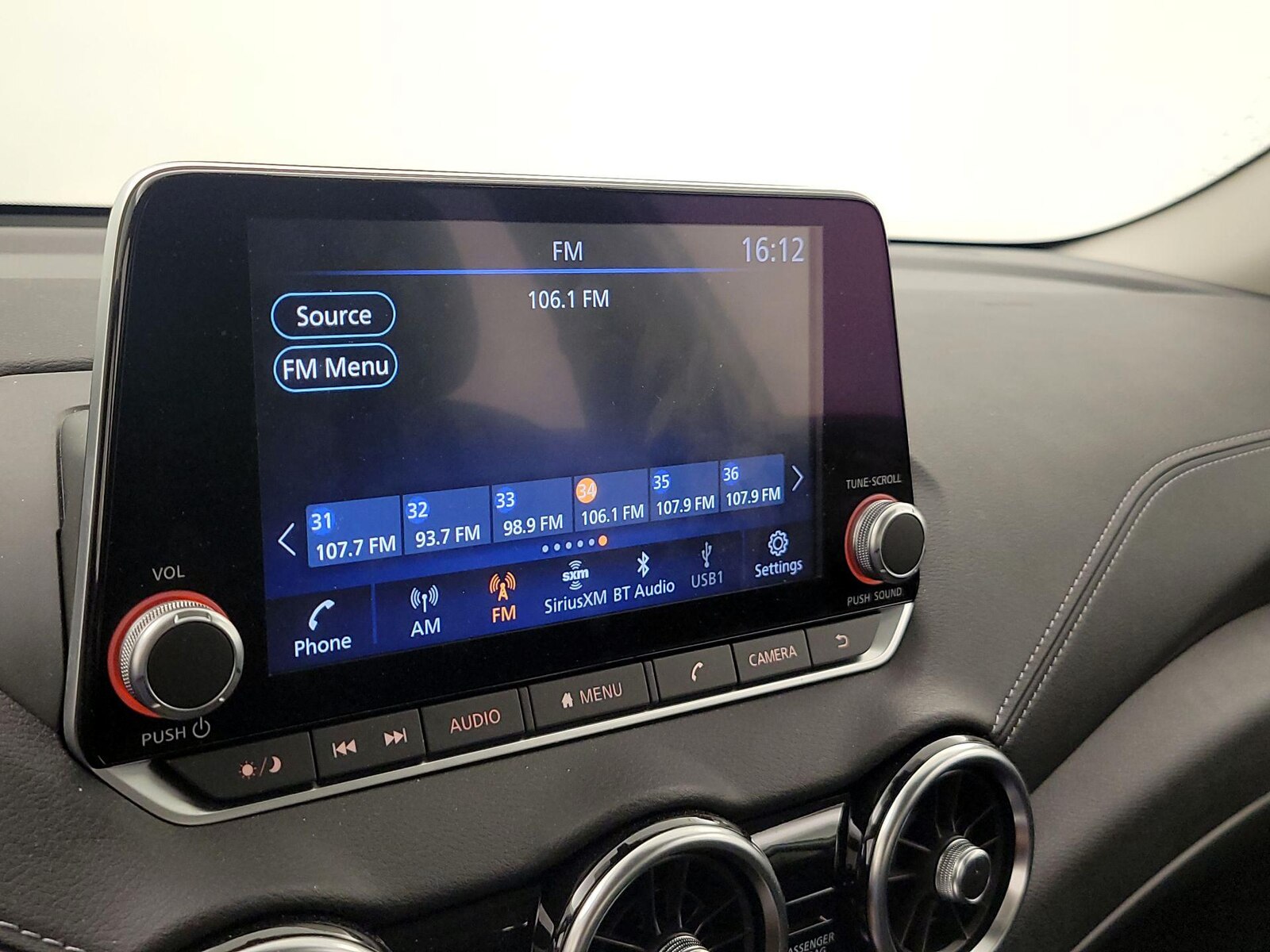 2025 Nissan Sentra SV - Photo 16