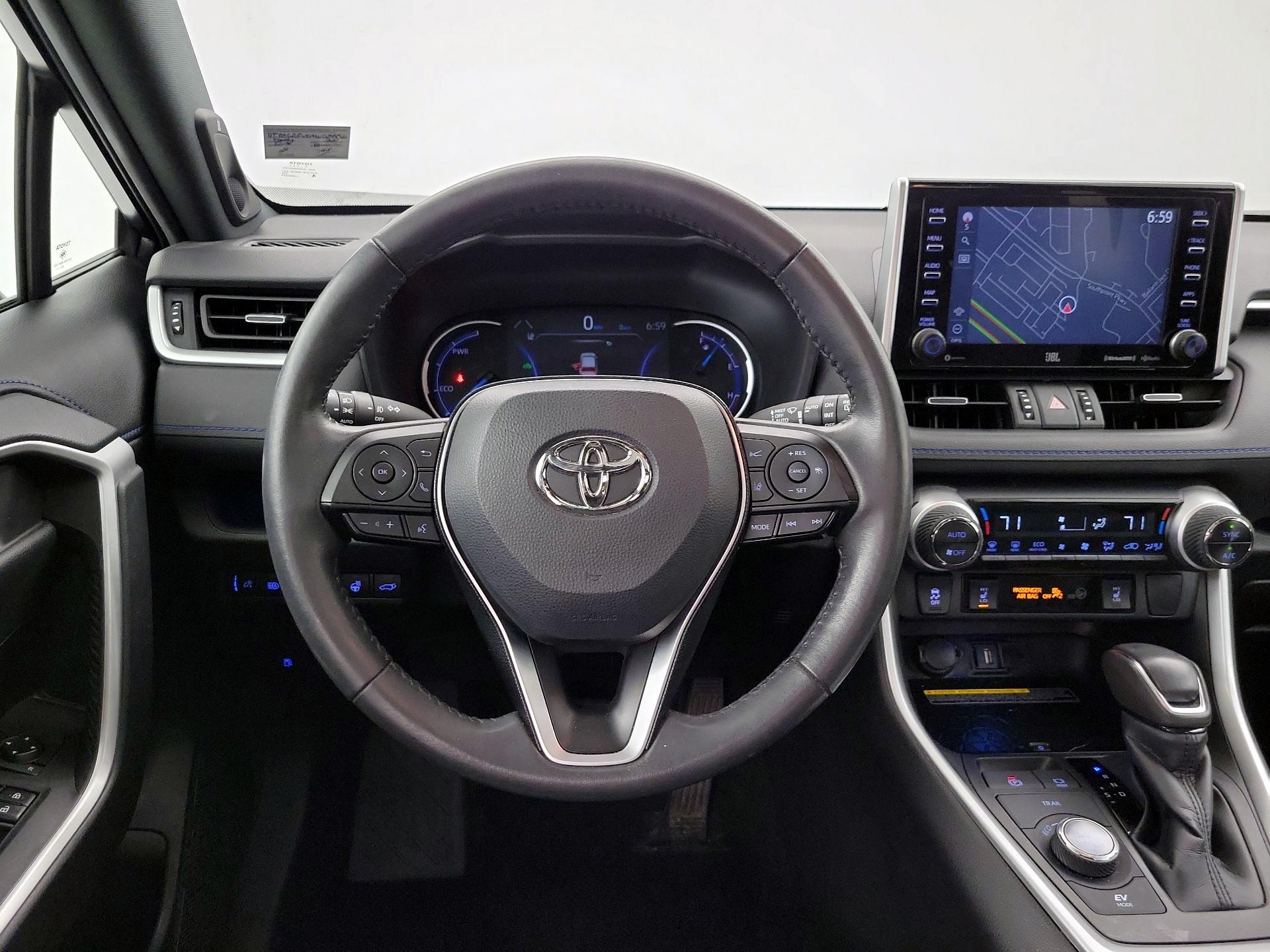 Thumbnail: 2021 Toyota RAV4 - 10
