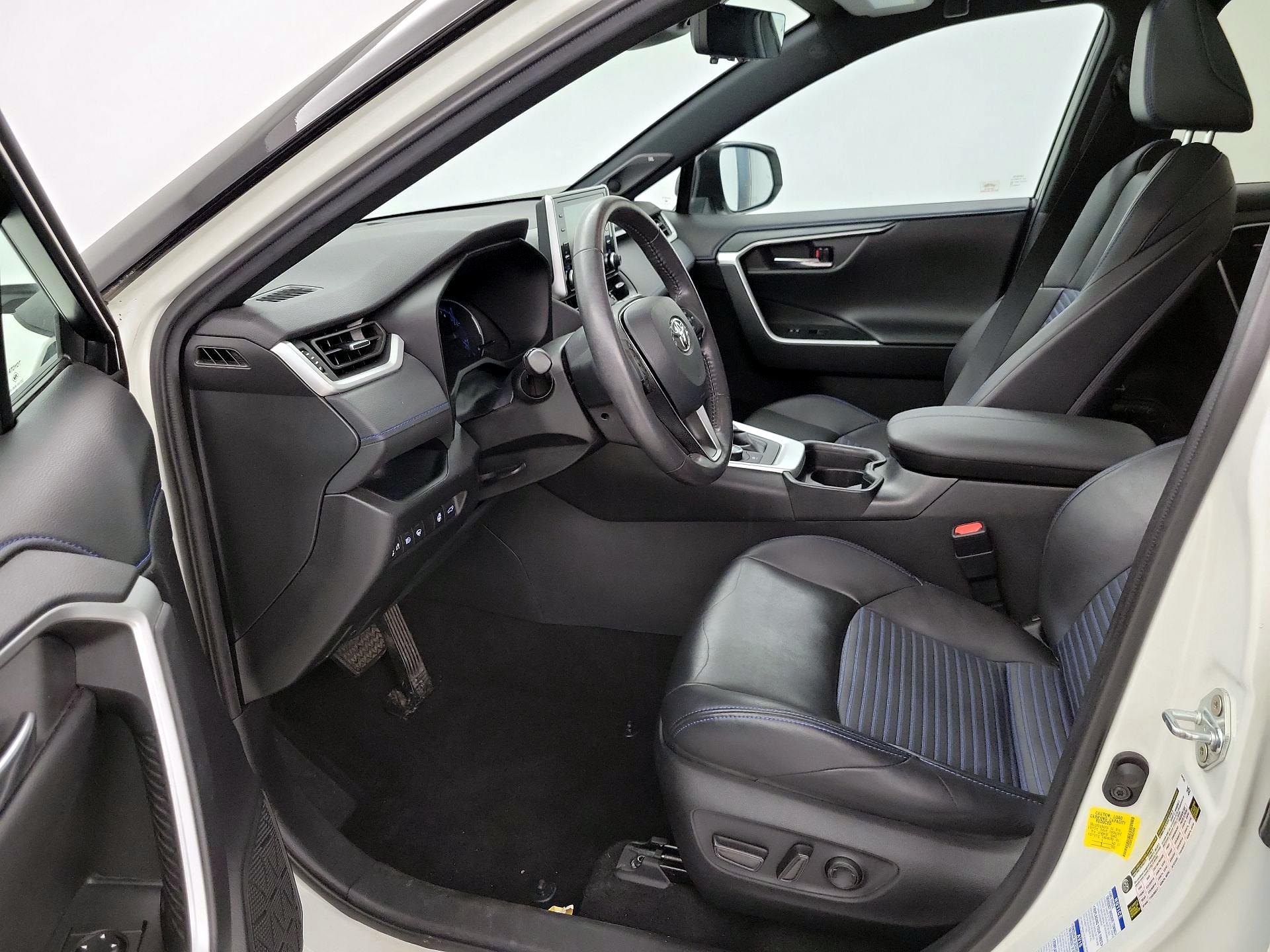 Thumbnail: 2021 Toyota RAV4 - 11