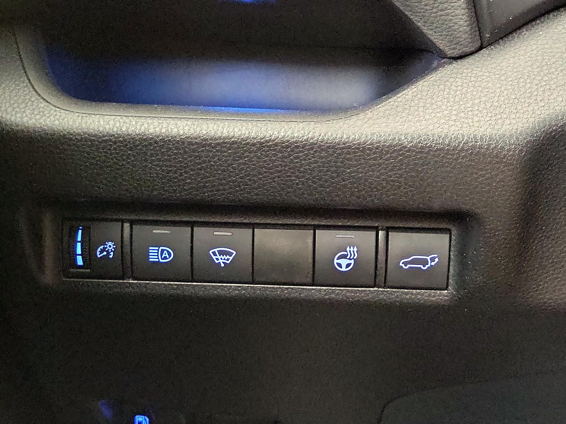 Thumbnail: 2021 Toyota RAV4 - 13