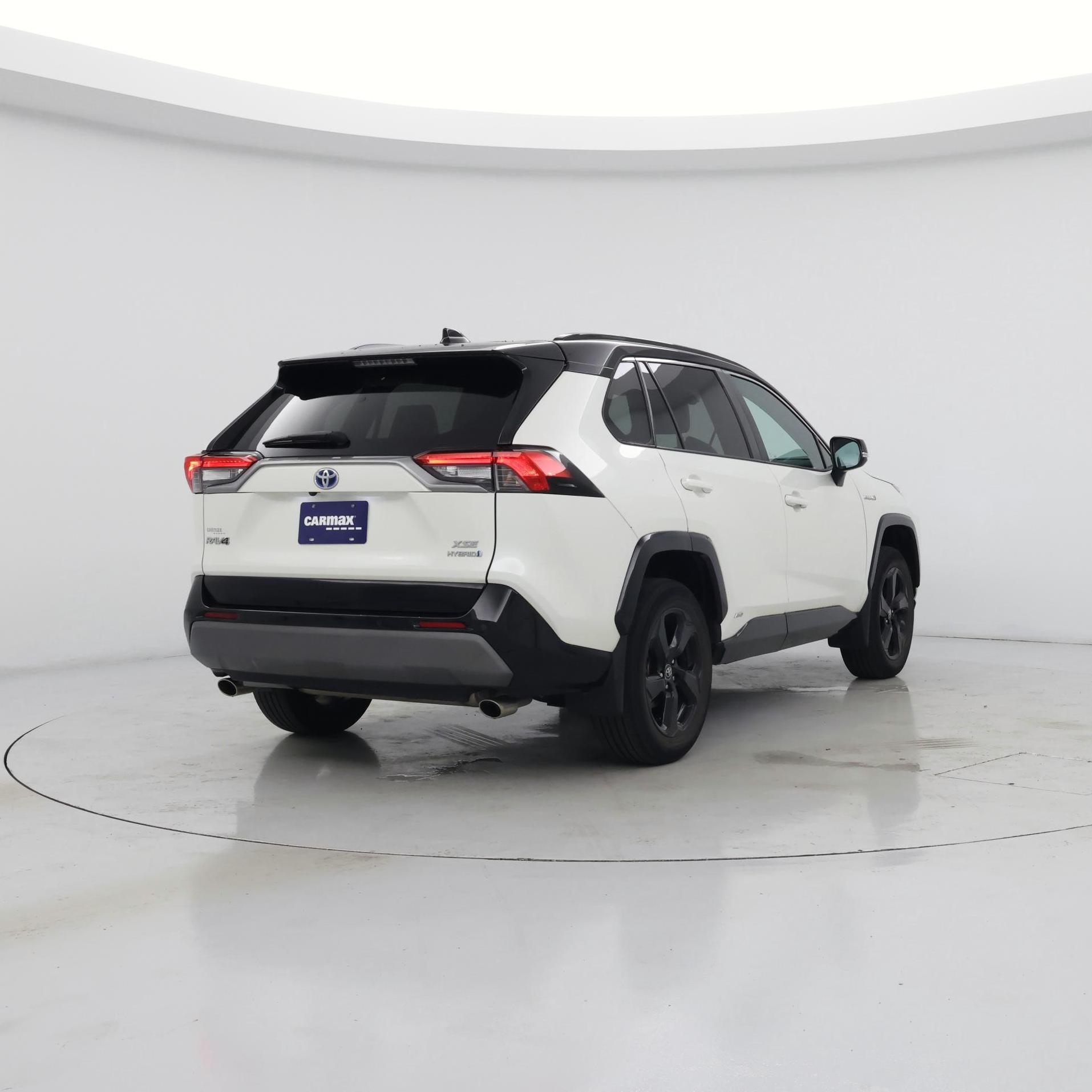 Thumbnail: 2021 Toyota RAV4 - 8