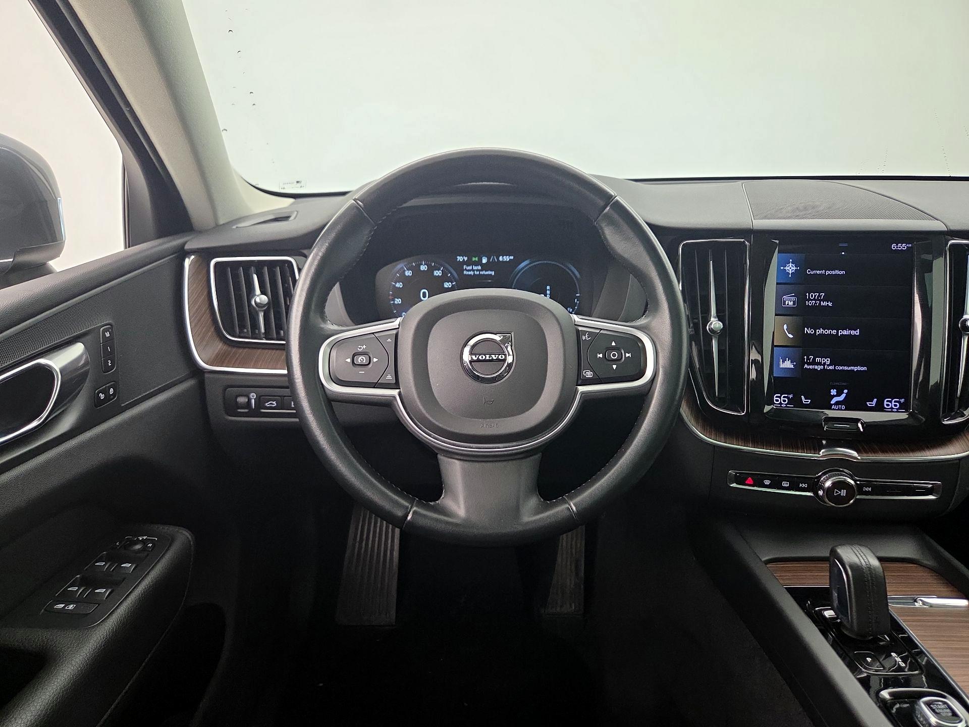 Thumbnail: 2021 Volvo XC60 - 10