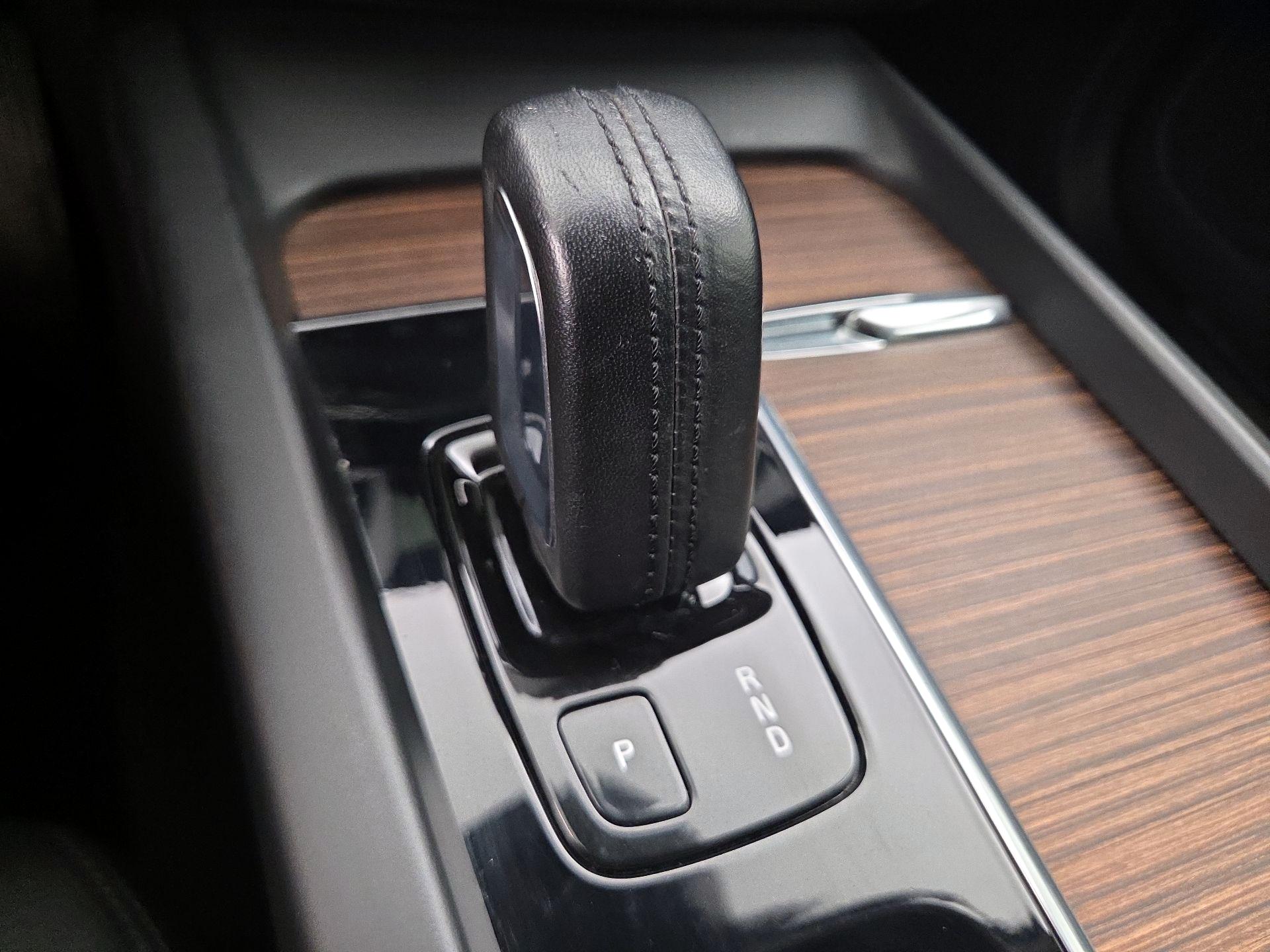Thumbnail: 2021 Volvo XC60 - 18