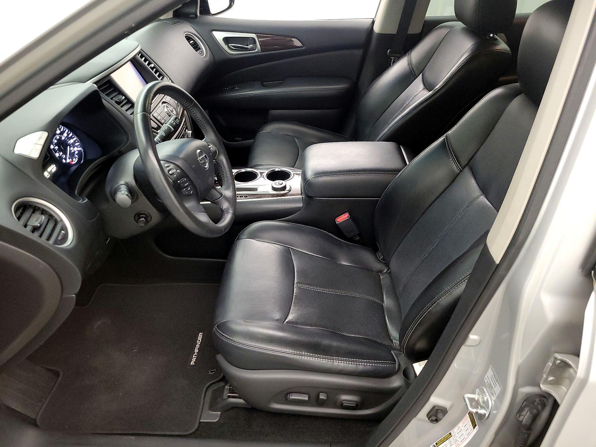Thumbnail: 2015 Nissan Pathfinder - 11