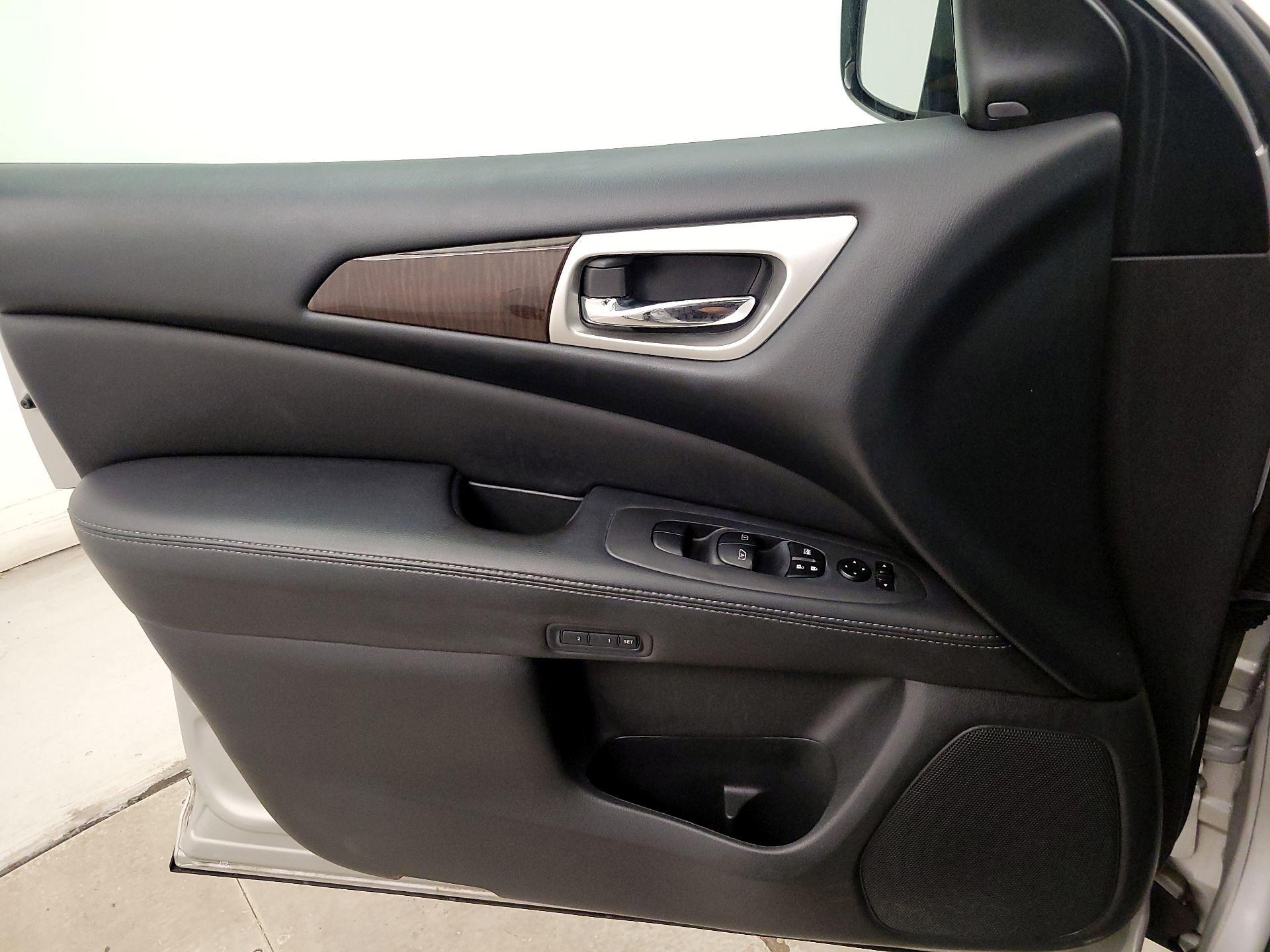 Thumbnail: 2015 Nissan Pathfinder - 12