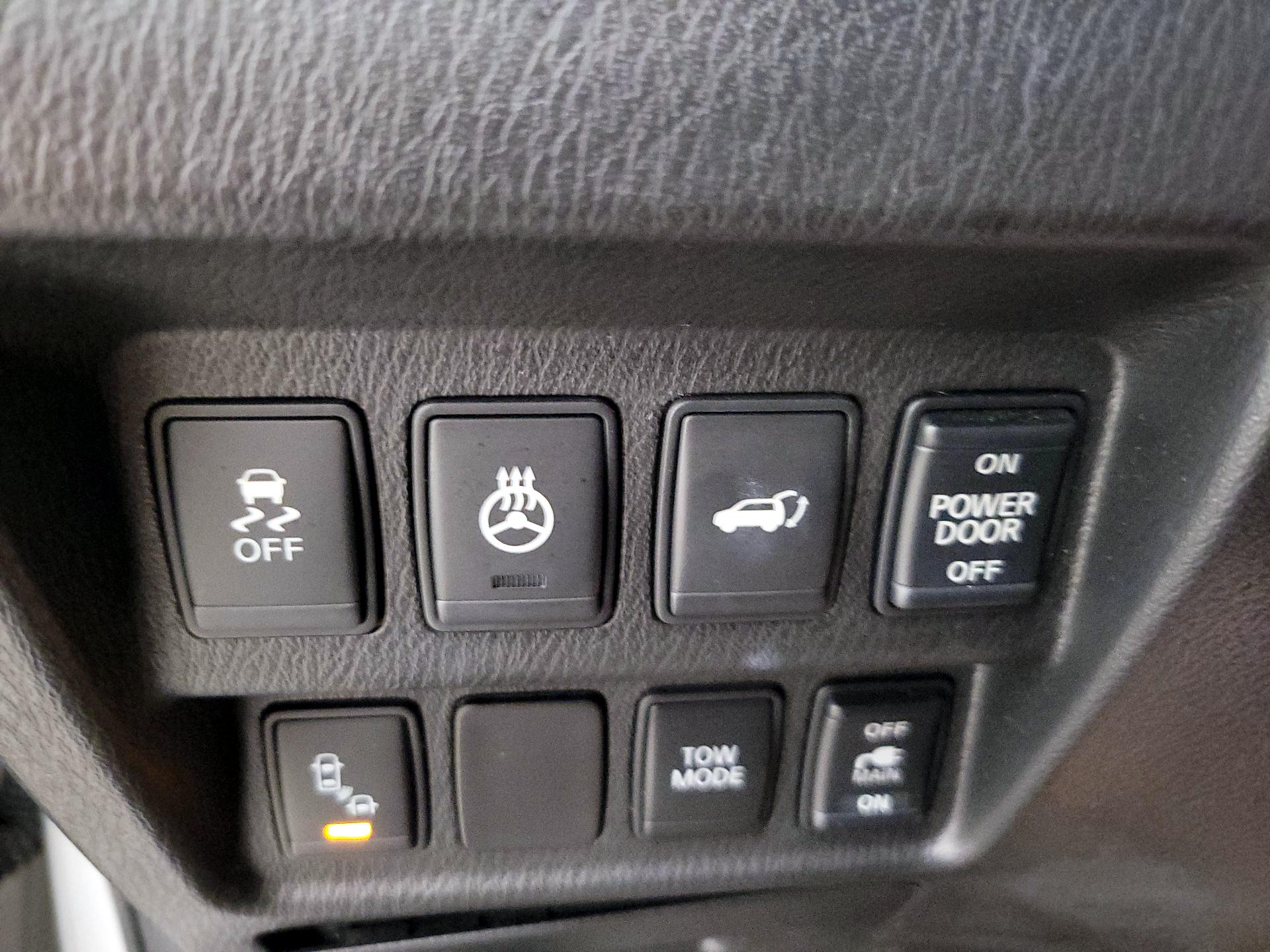 Thumbnail: 2015 Nissan Pathfinder - 13