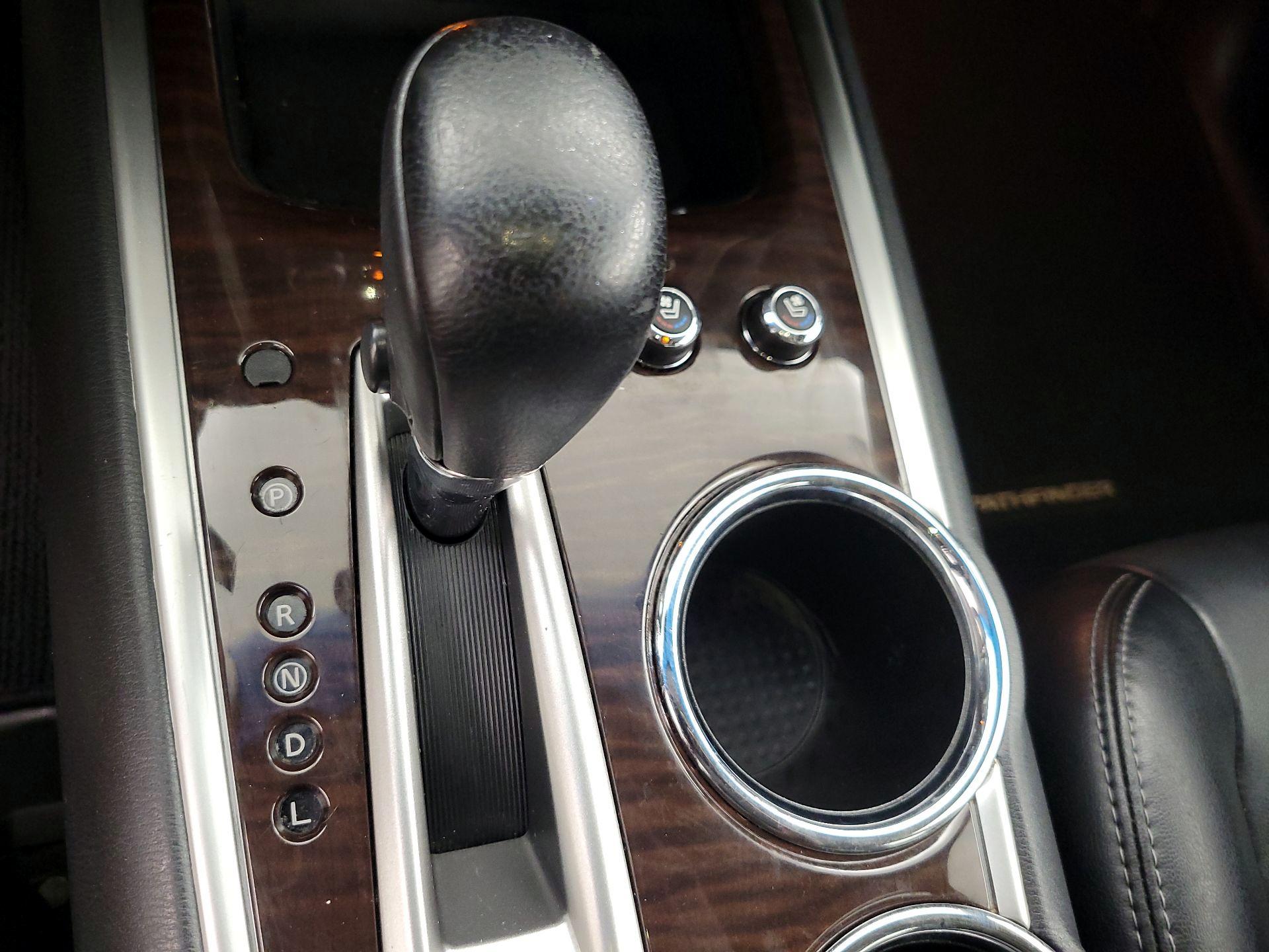 Thumbnail: 2015 Nissan Pathfinder - 17