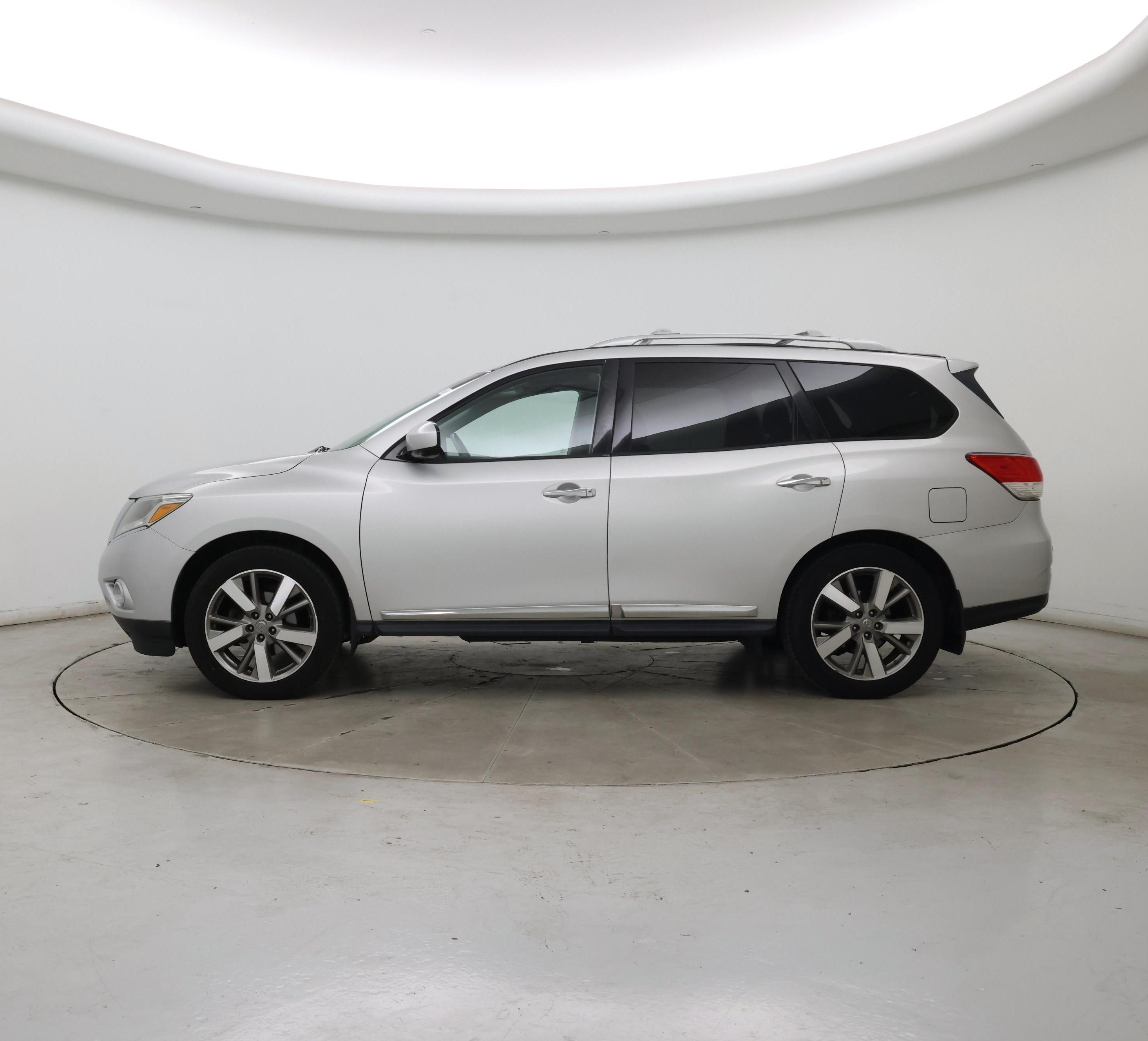 Thumbnail: 2015 Nissan Pathfinder - 3