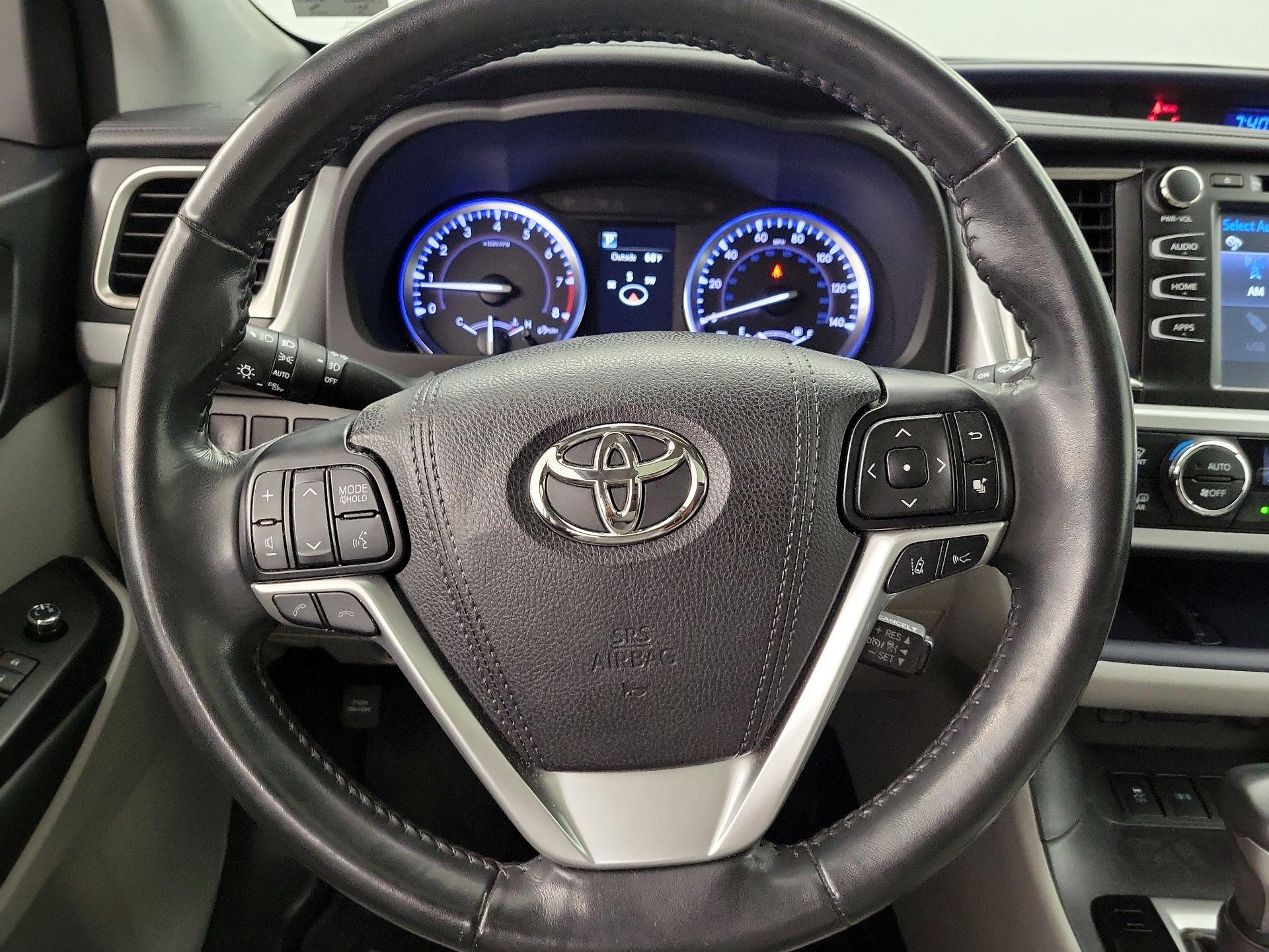 Thumbnail: 2018 Toyota Highlander - 10