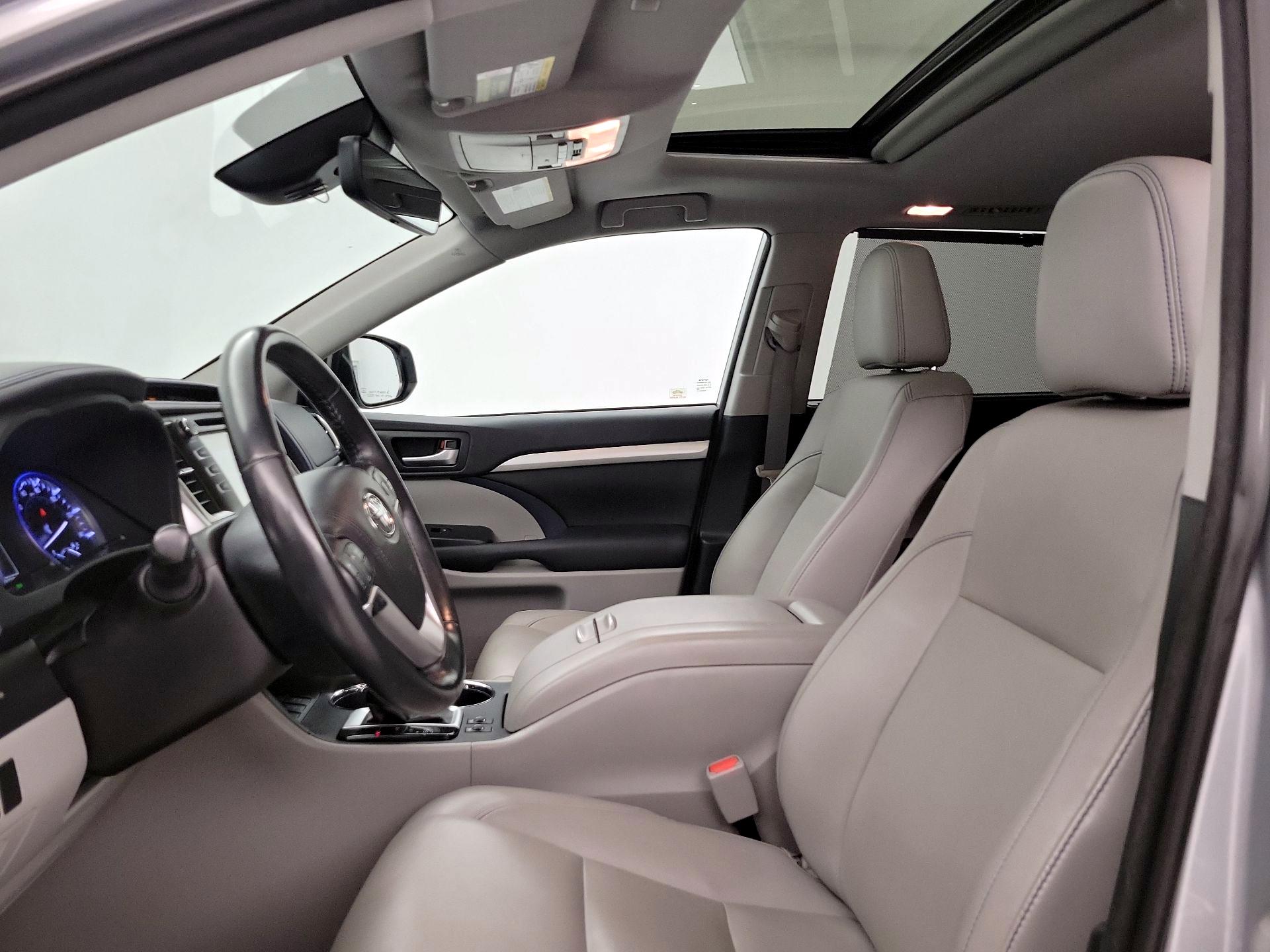 Thumbnail: 2018 Toyota Highlander - 19