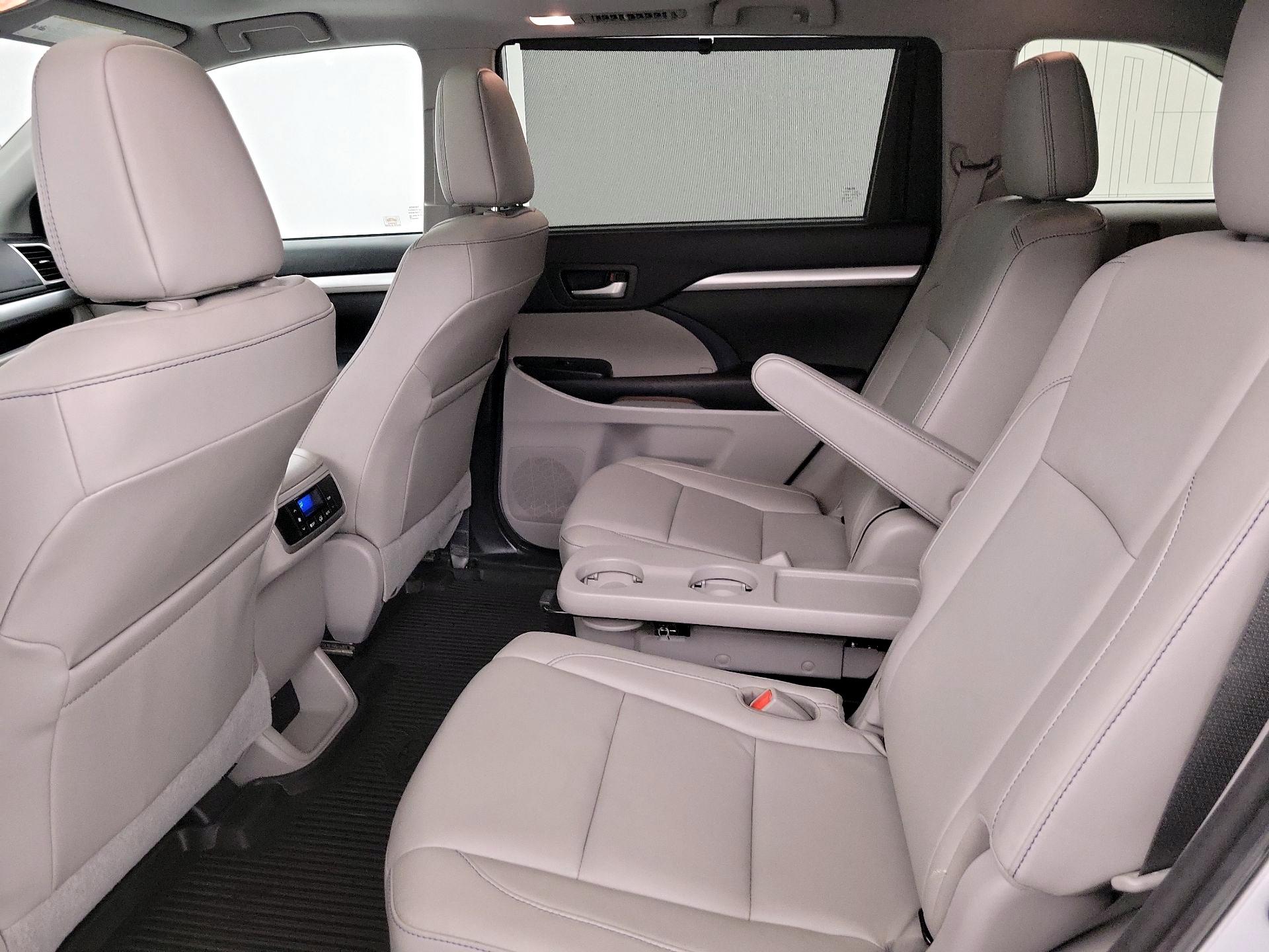 Thumbnail: 2018 Toyota Highlander - 20