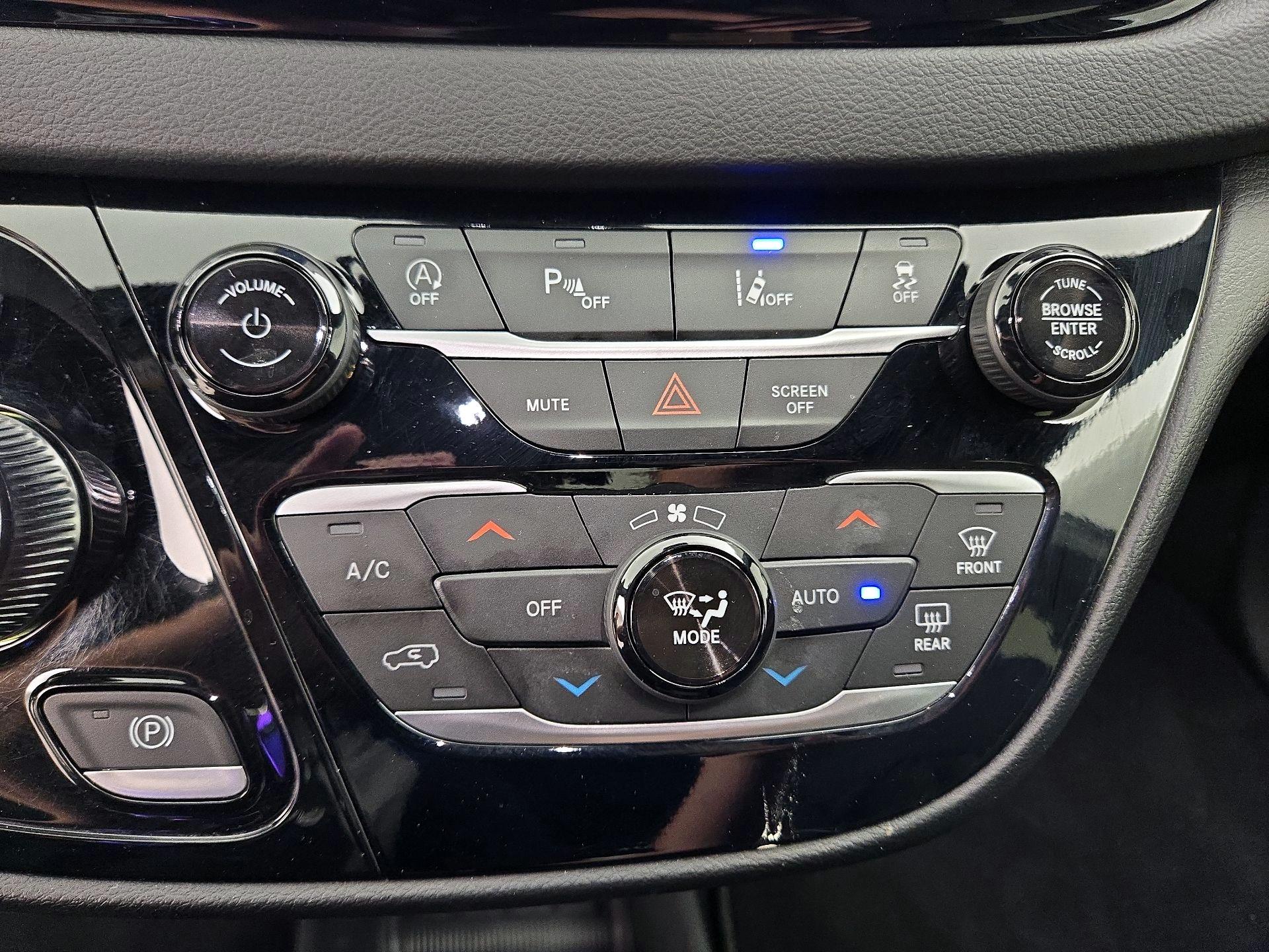 Thumbnail: 2025 Chrysler Pacifica - 16