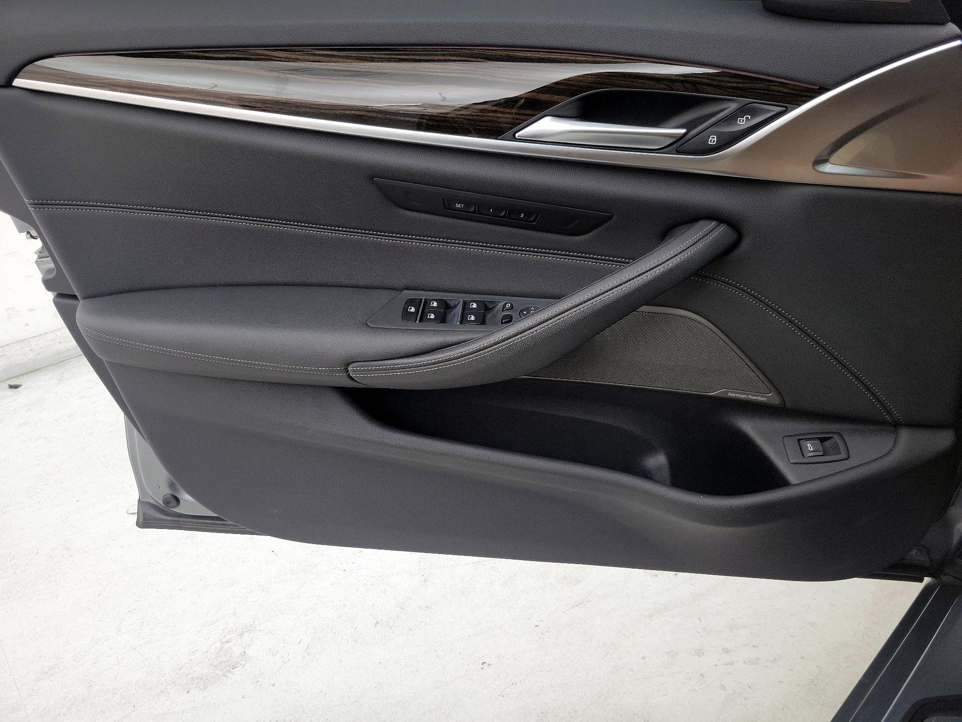 Thumbnail: 2023 BMW 5 Series - 12