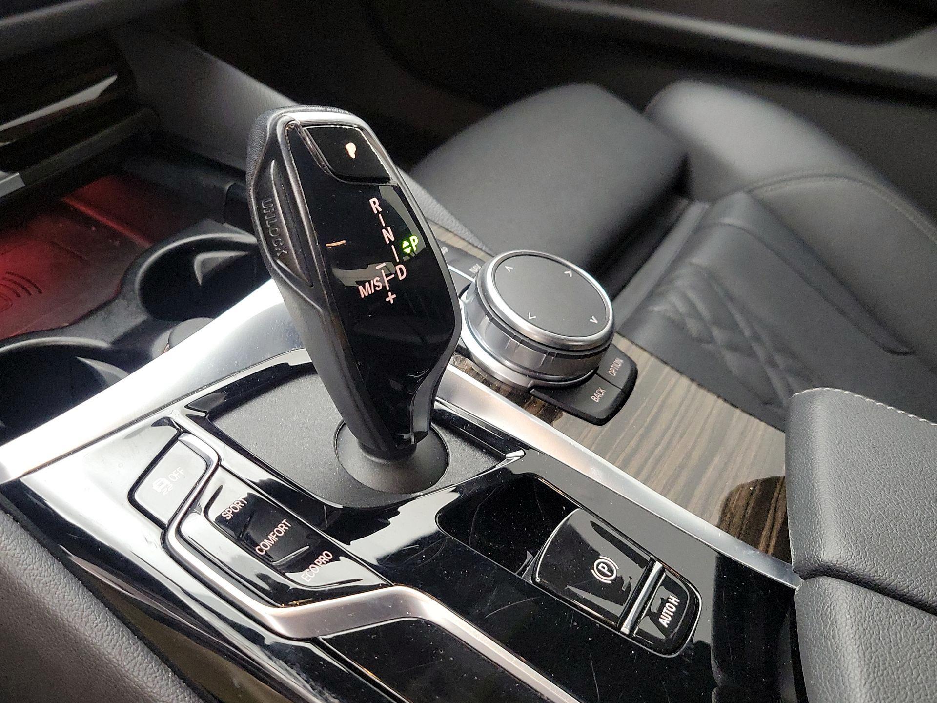 Thumbnail: 2023 BMW 5 Series - 18