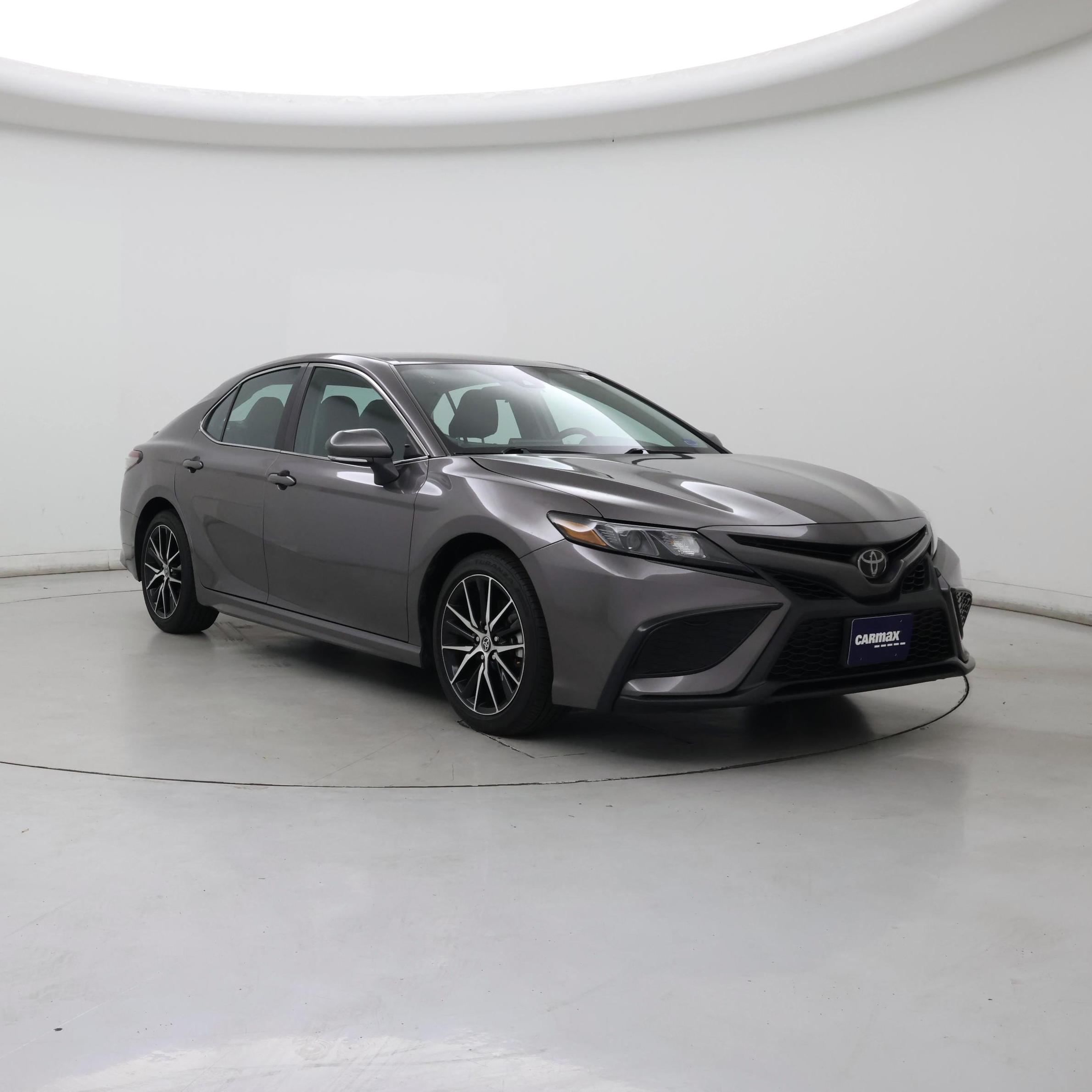 Gray 2023 Toyota Camry Sedan Front-Wheel Drive Automatic