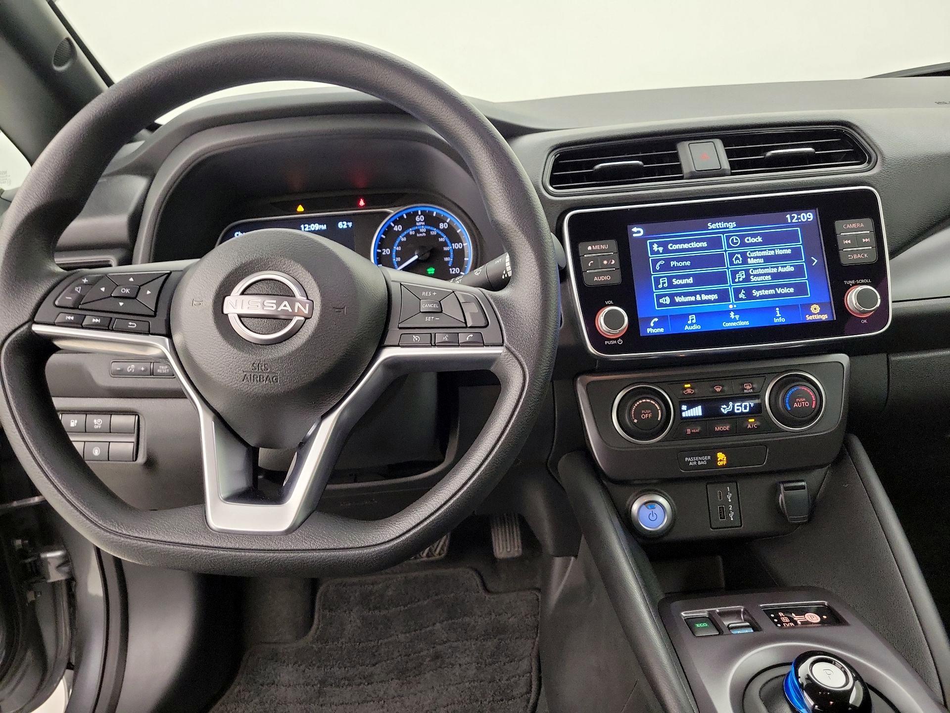 Thumbnail: 2025 Nissan Leaf - 9