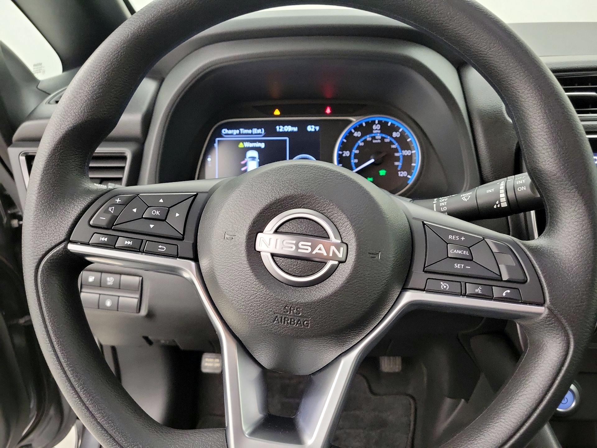 Thumbnail: 2025 Nissan Leaf - 10